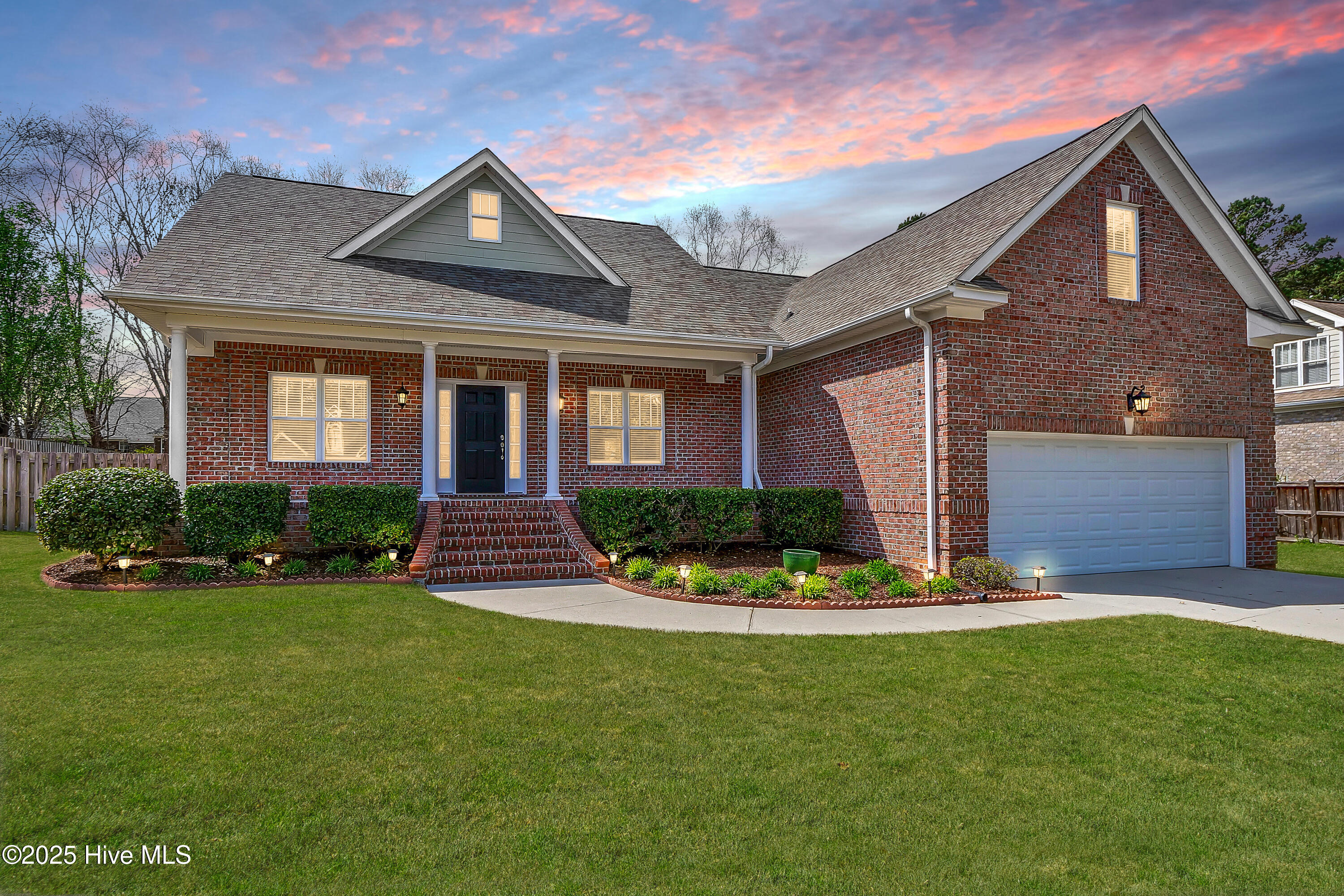 Blue Point Real Estate Listings Main Image