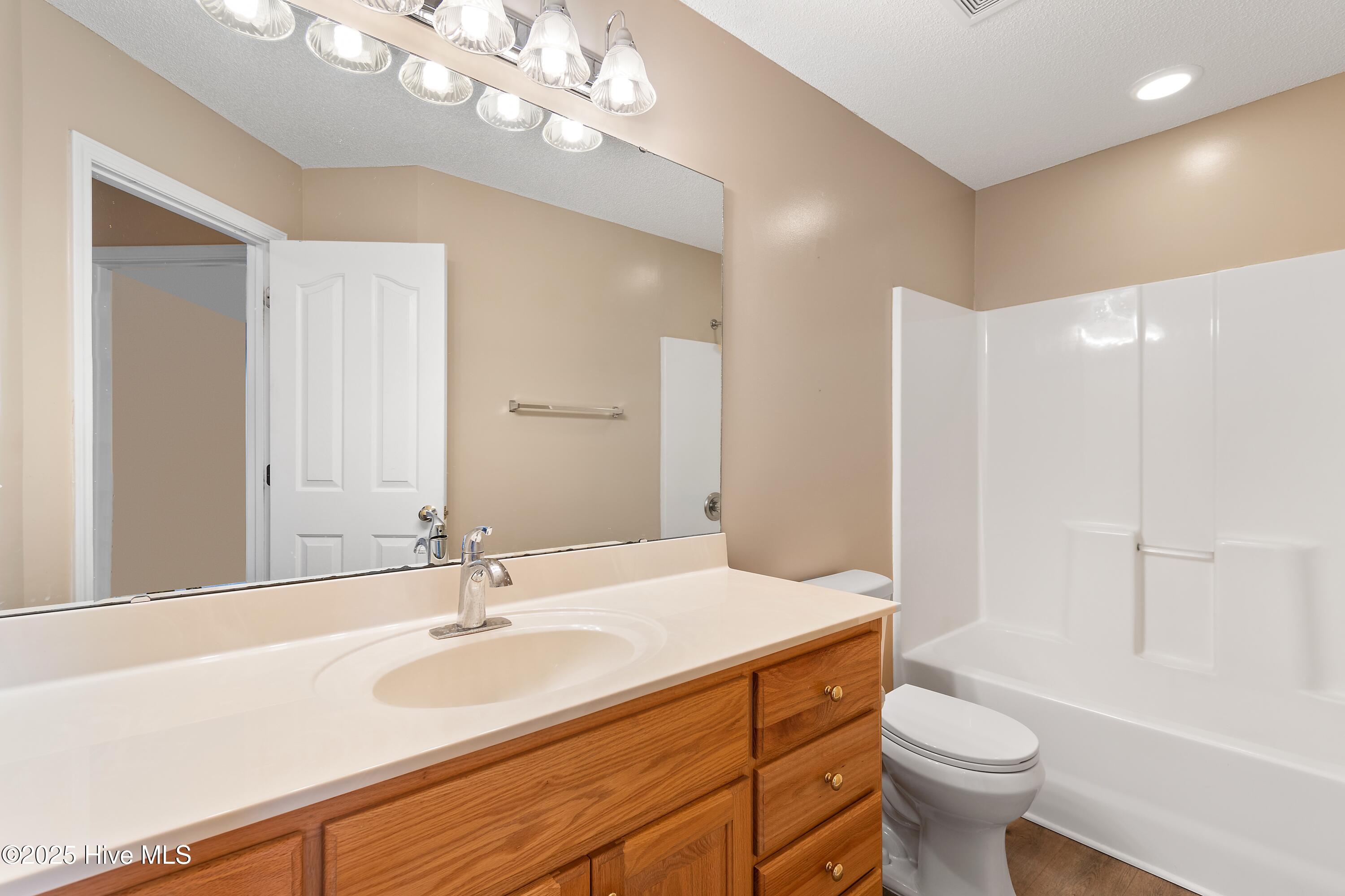 231 Jessica Lakes Drive Property Photo 27