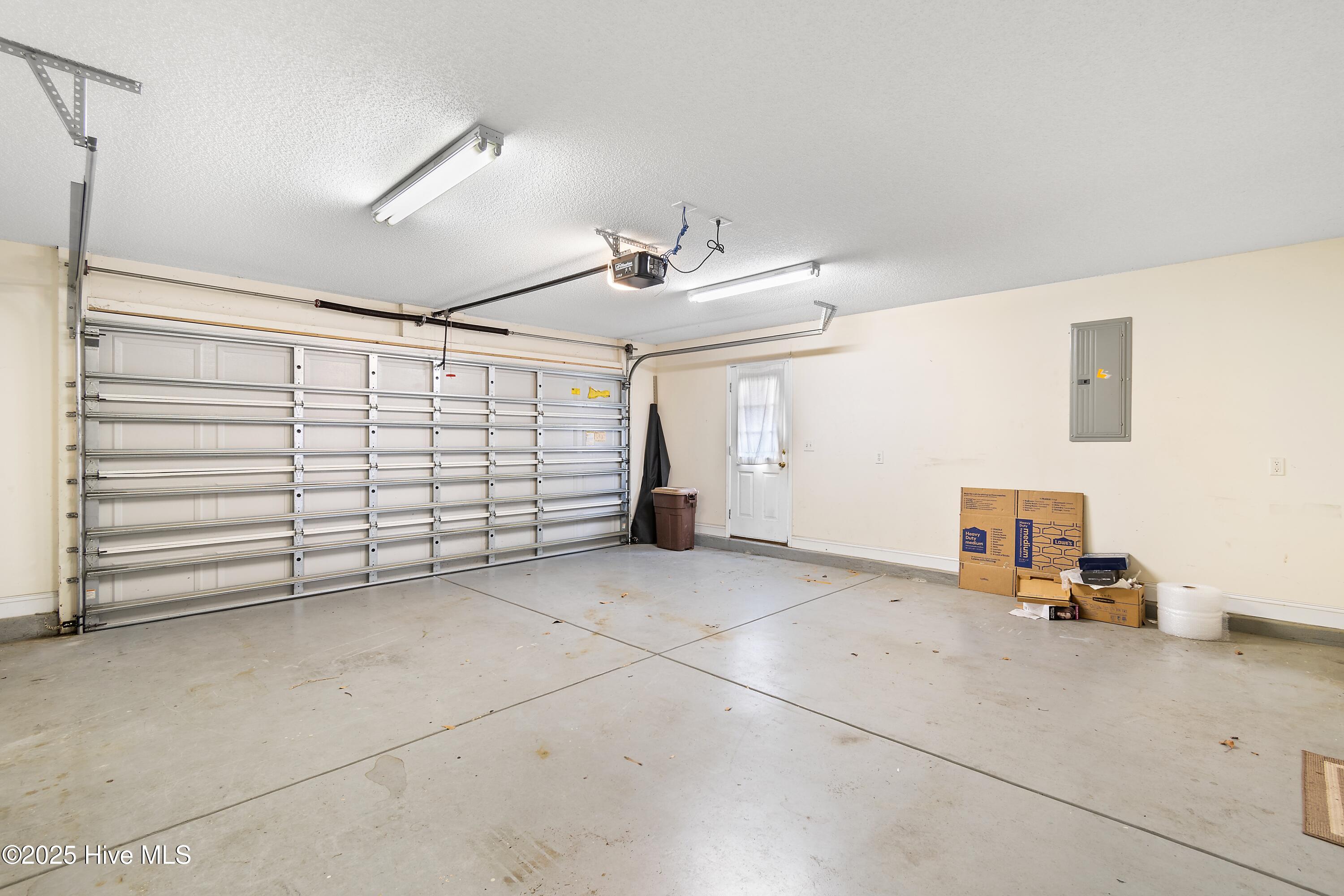 231 Jessica Lakes Drive Property Photo 34