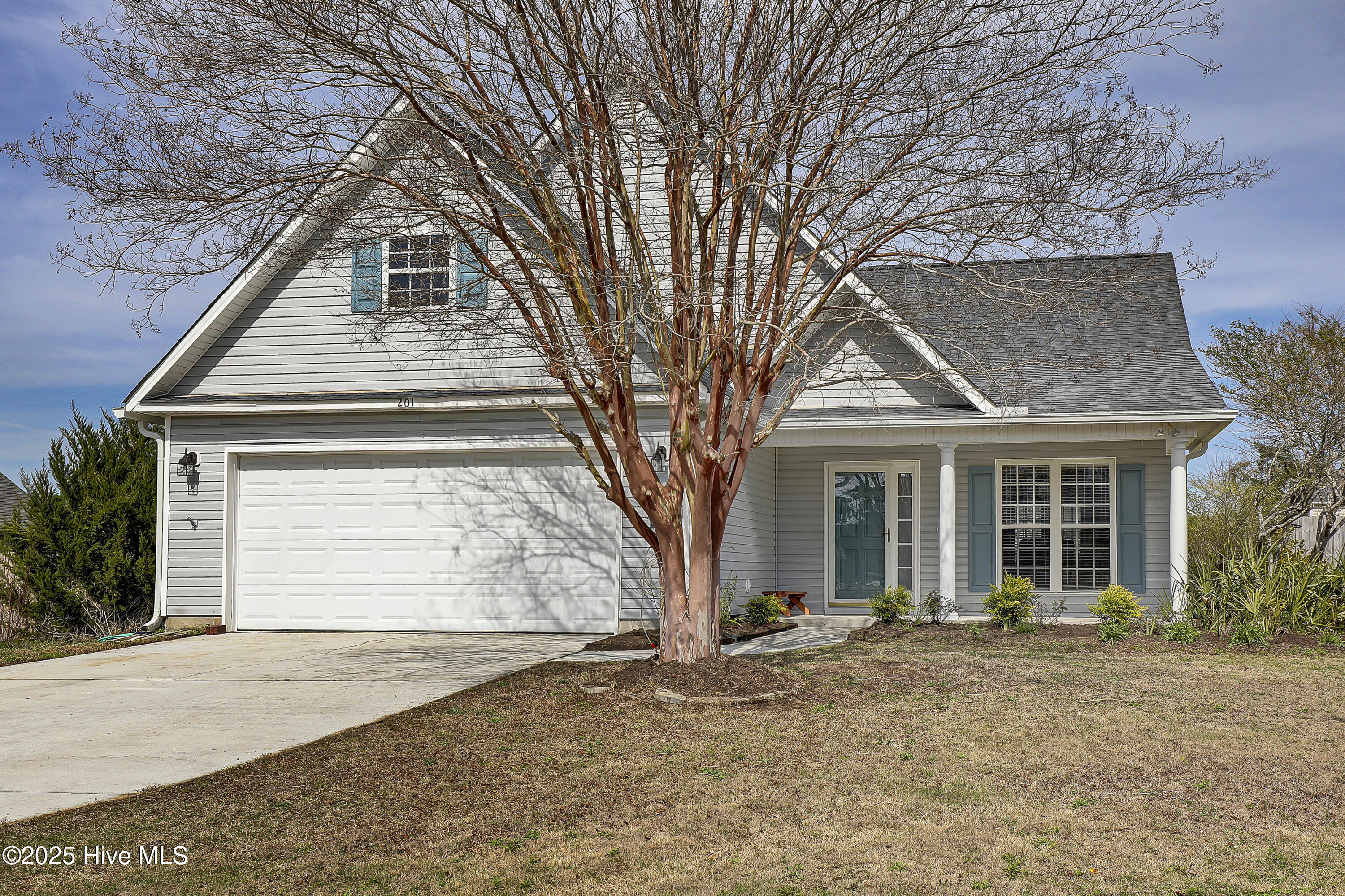 201 Twin Oaks Drive Property Photo