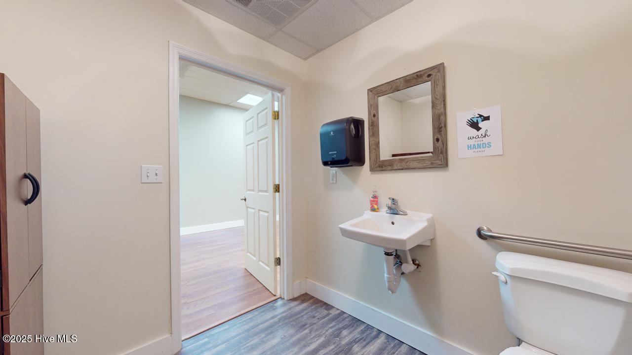 2836 Henderson Drive Property Photo 14