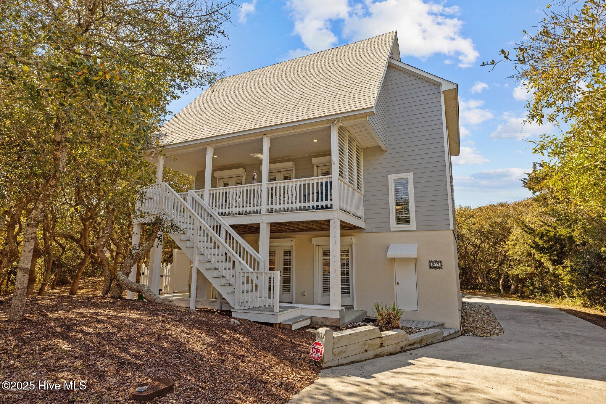 207 Oak Forest Lane Property Photo