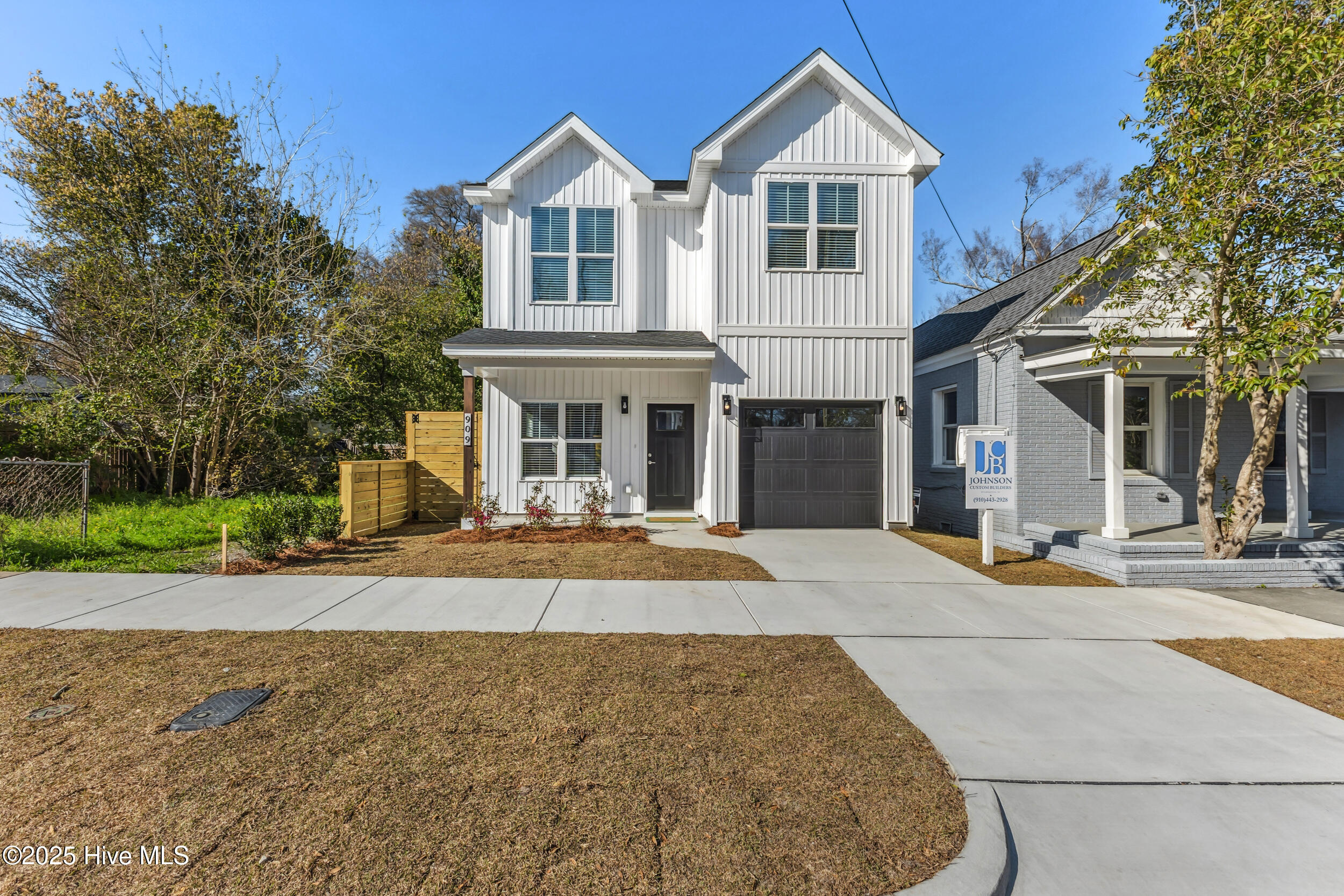 909 Campbell Street Property Photo