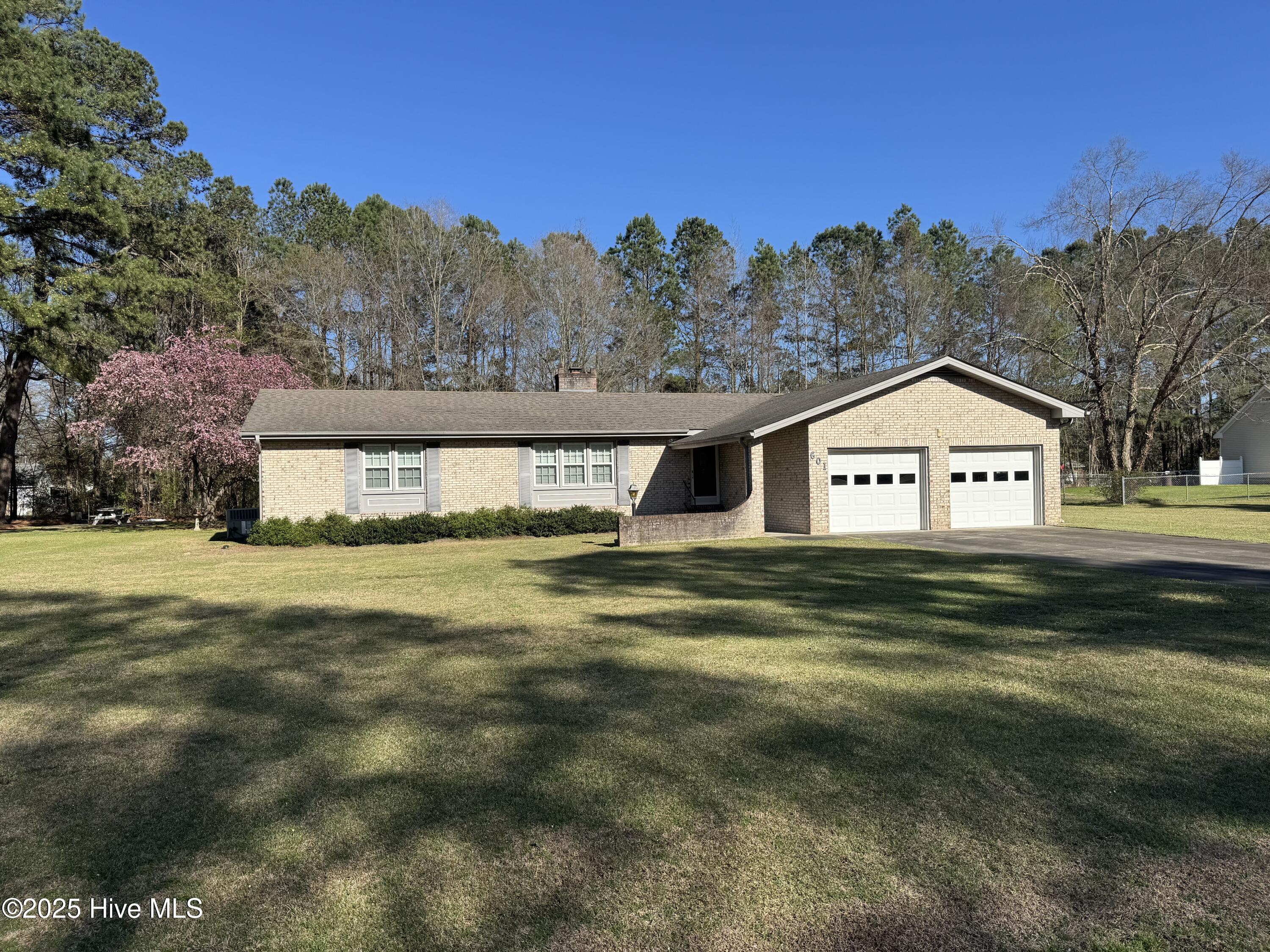 601 Holland Hill Drive Property Photo
