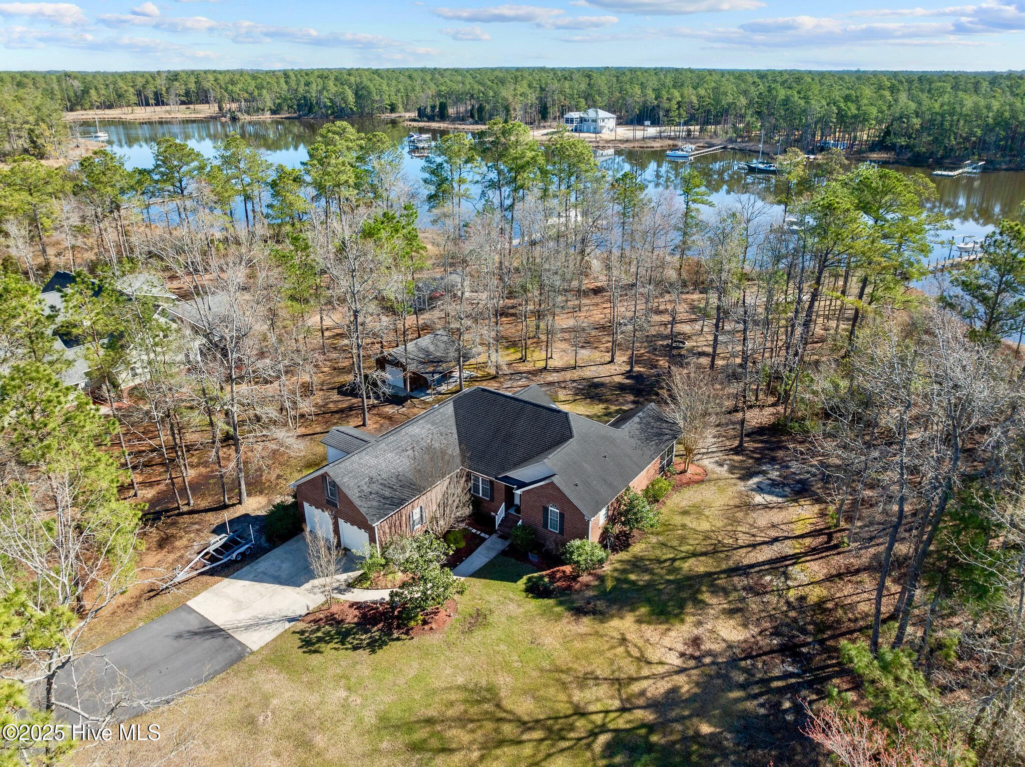 255 Sunset Point Road Property Photo 1