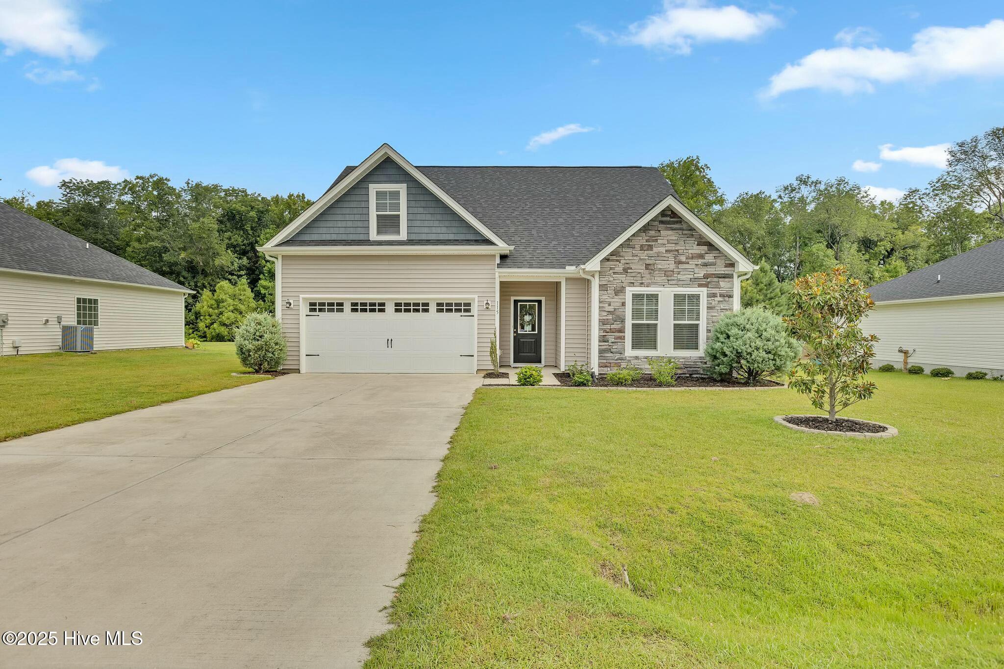 115 Waterford Way Property Photo