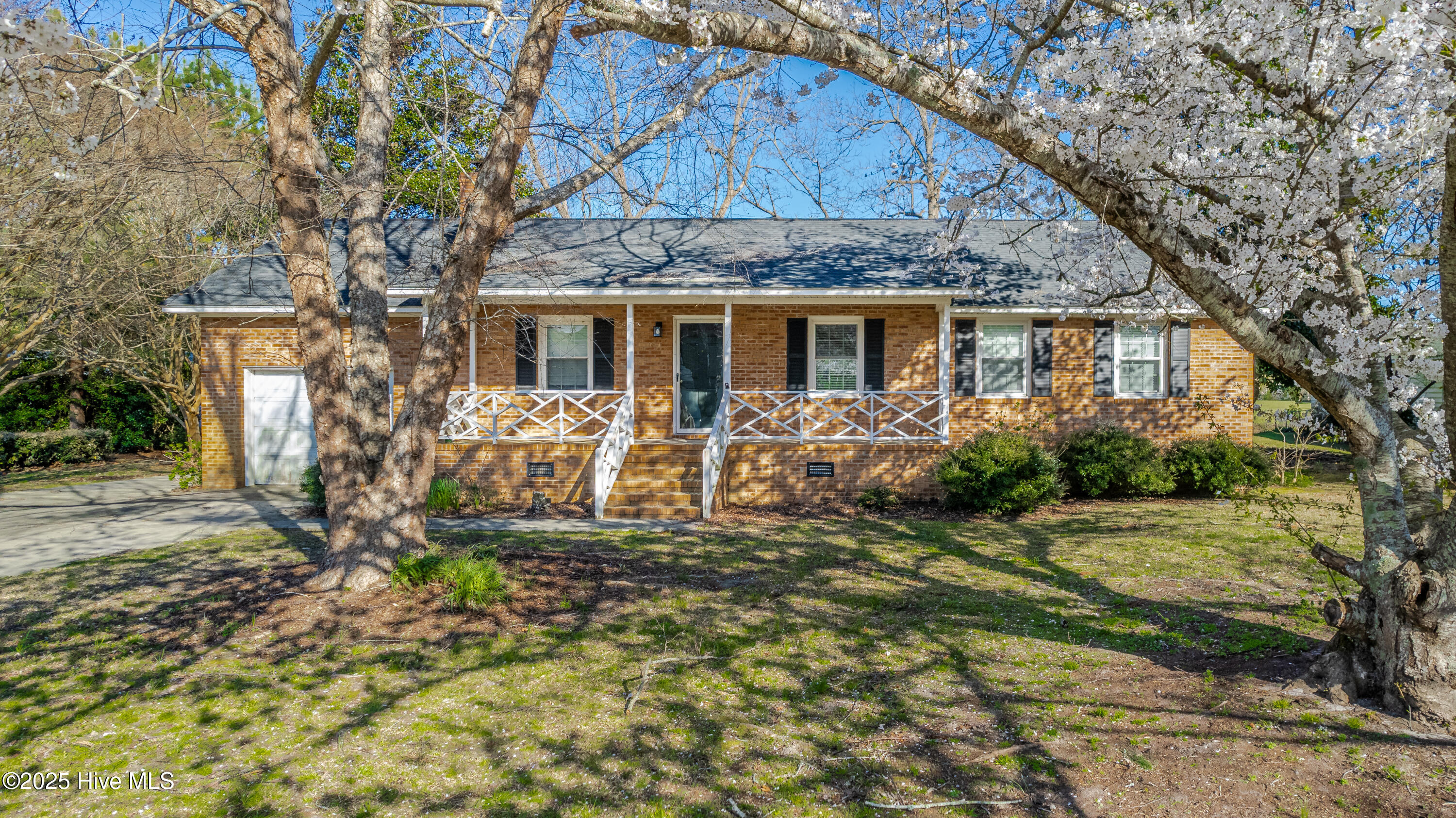 701 Robeson Avenue Property Photo
