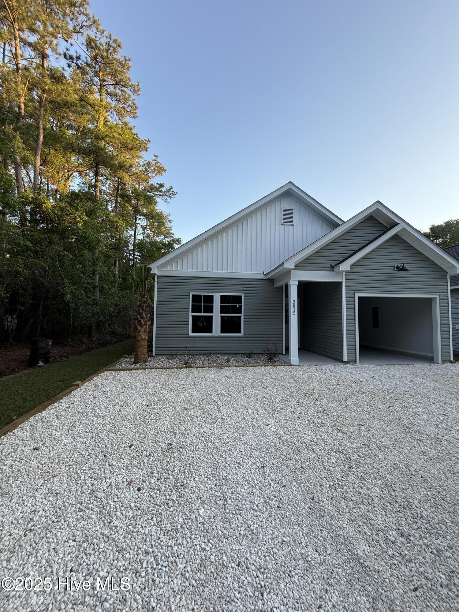3572 Windy Point Road Property Photo 2