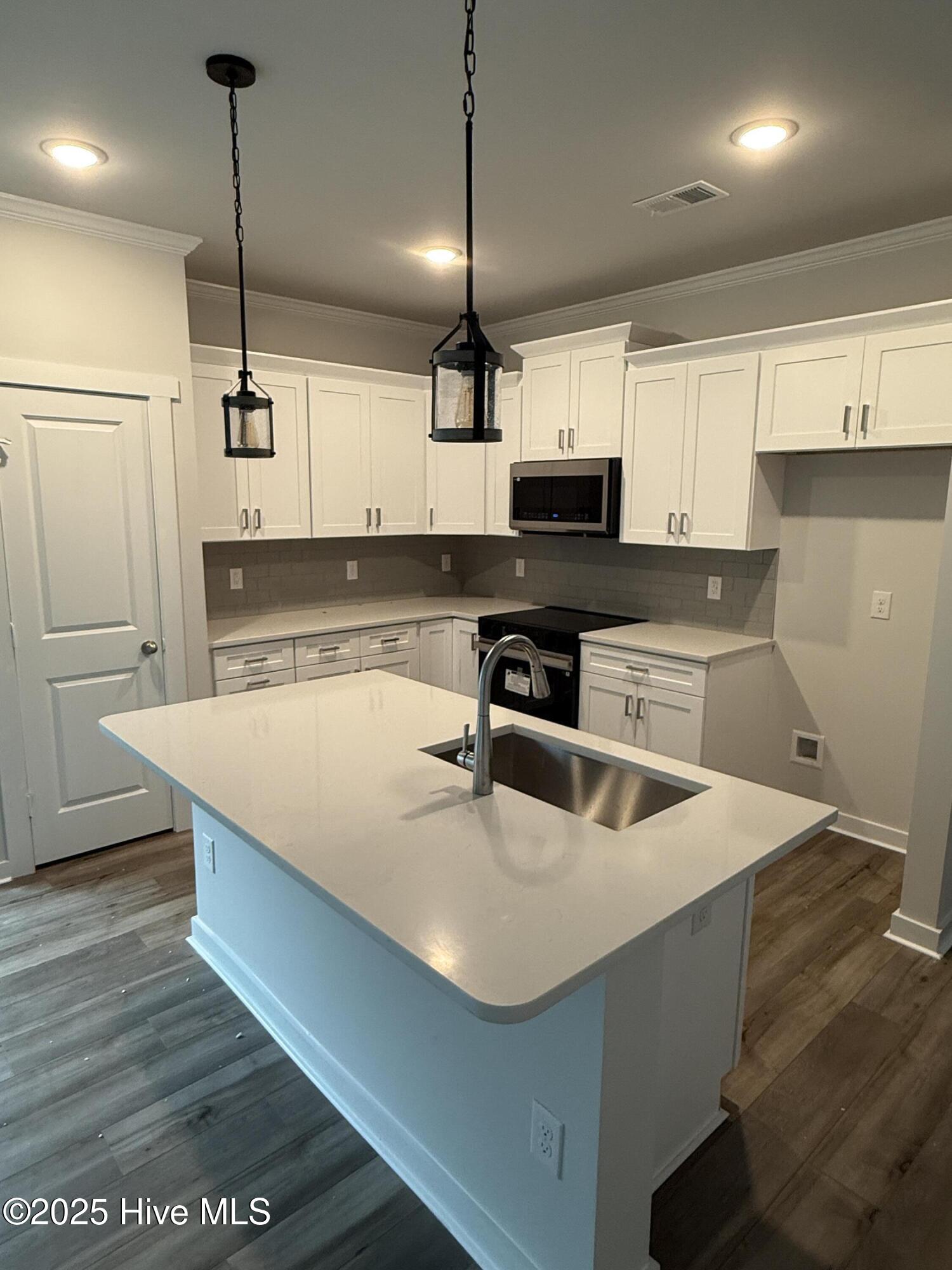 3572 Windy Point Road Property Photo 3
