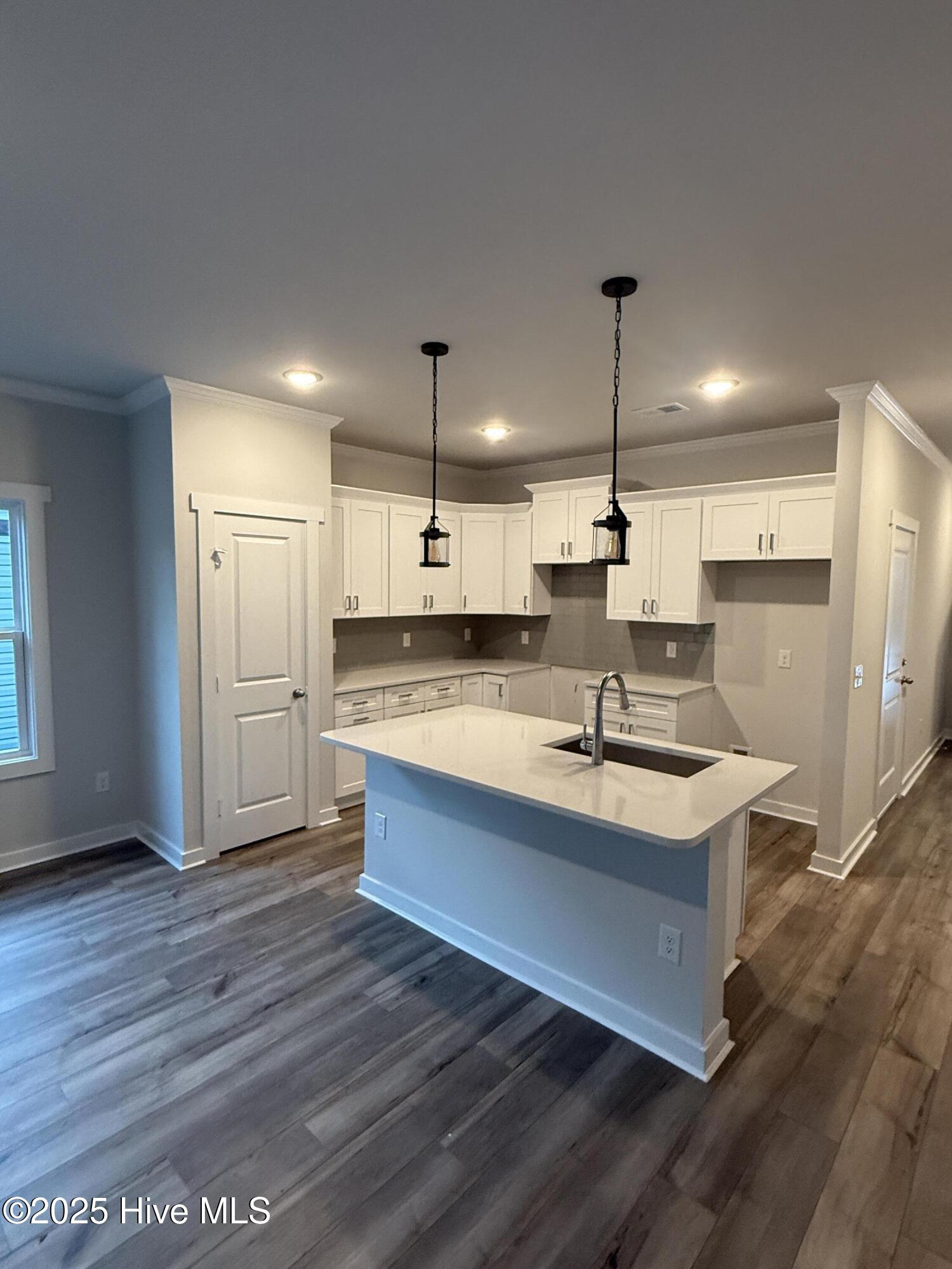 3572 Windy Point Road Property Photo 4