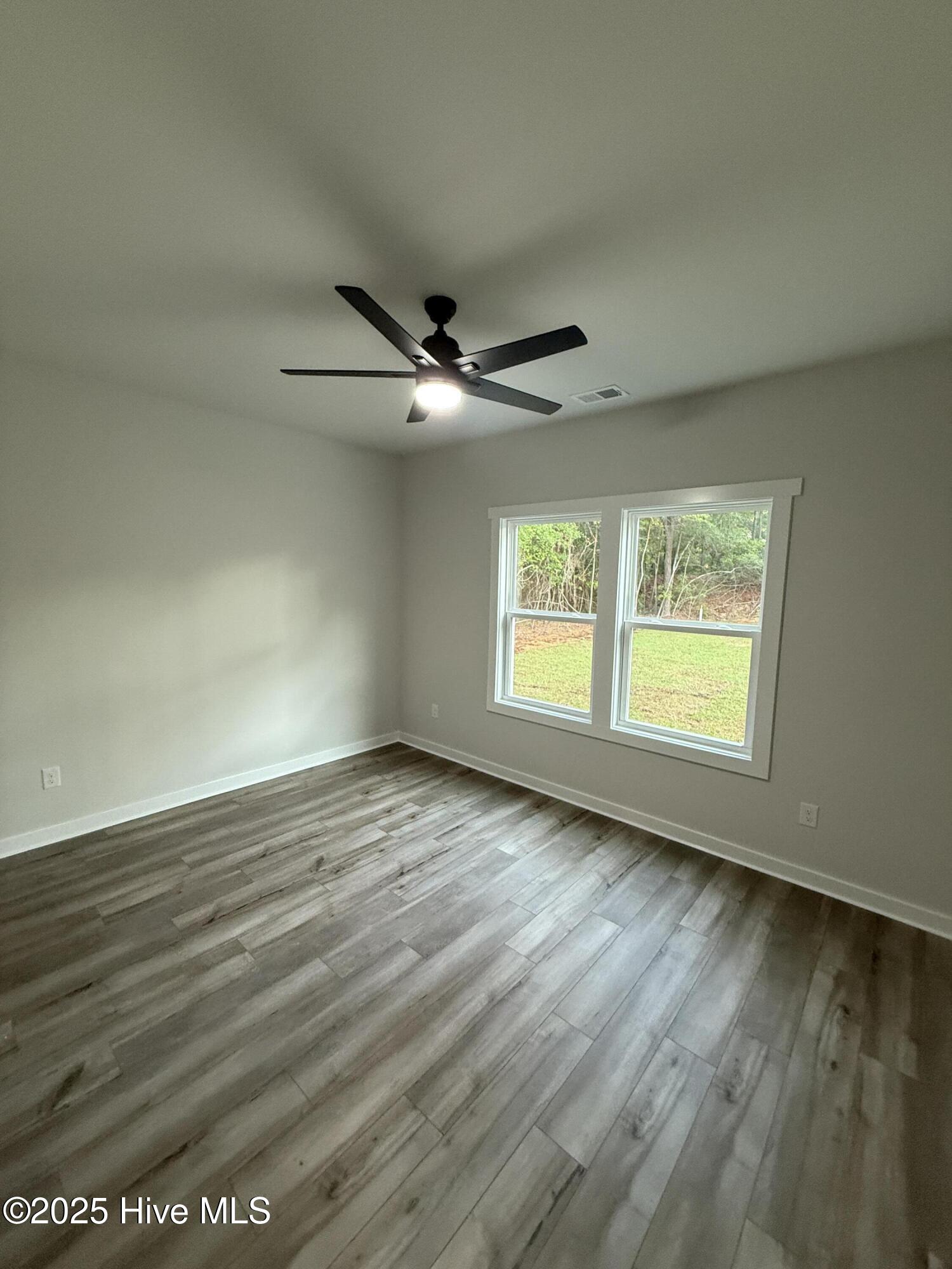 3572 Windy Point Road Property Photo 6