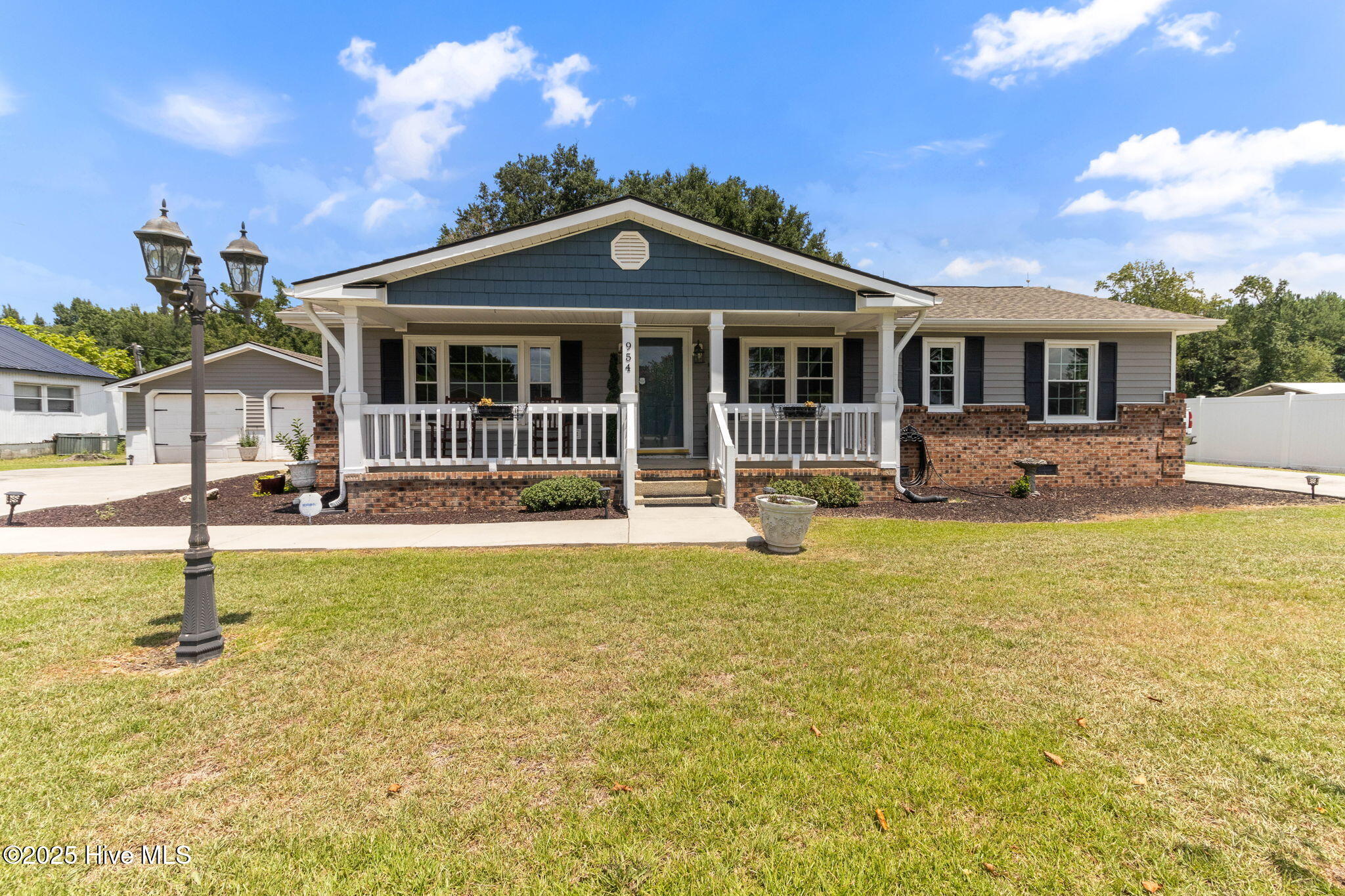 954 Hezekiah Road Property Photo 1