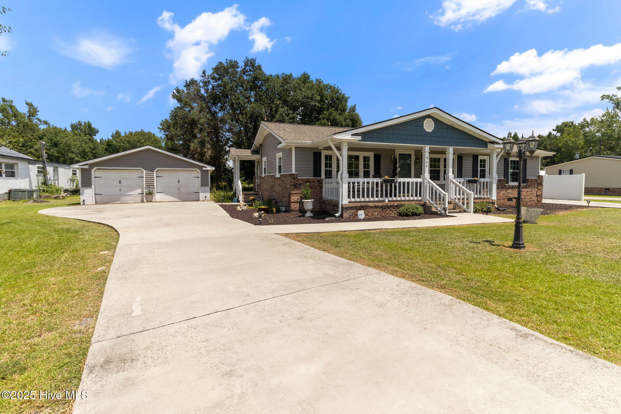 954 Hezekiah Road Property Photo 3