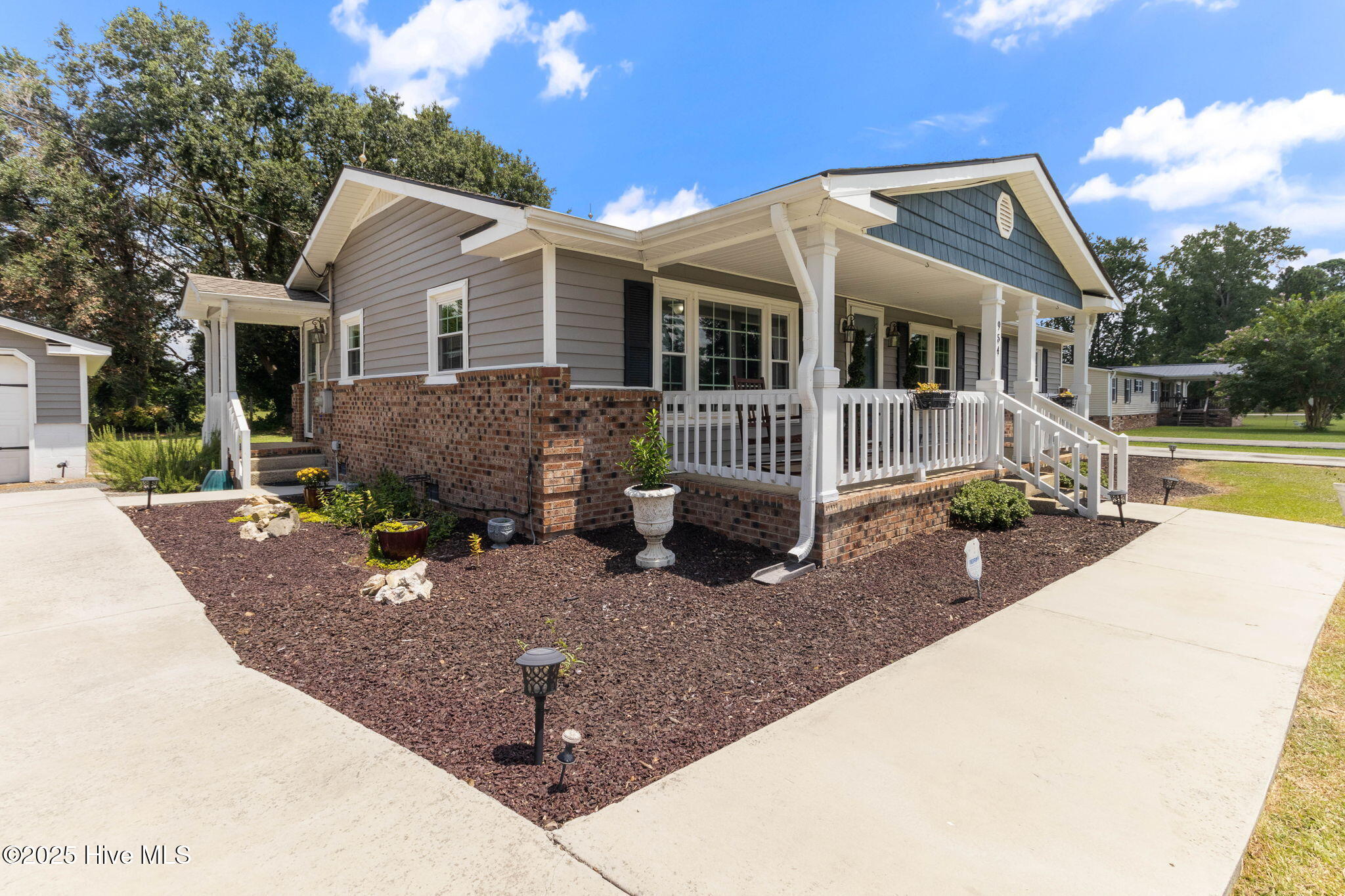 954 Hezekiah Road Property Photo 4