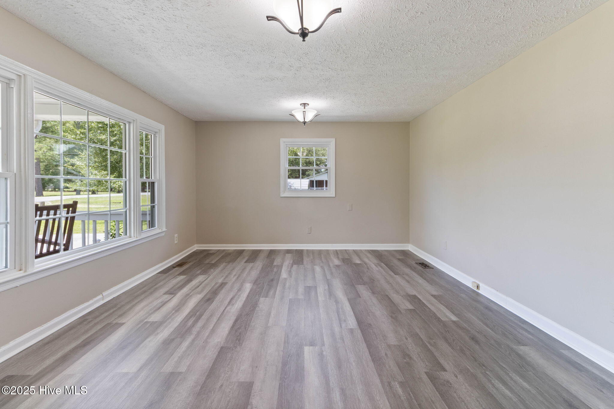 954 Hezekiah Road Property Photo 7