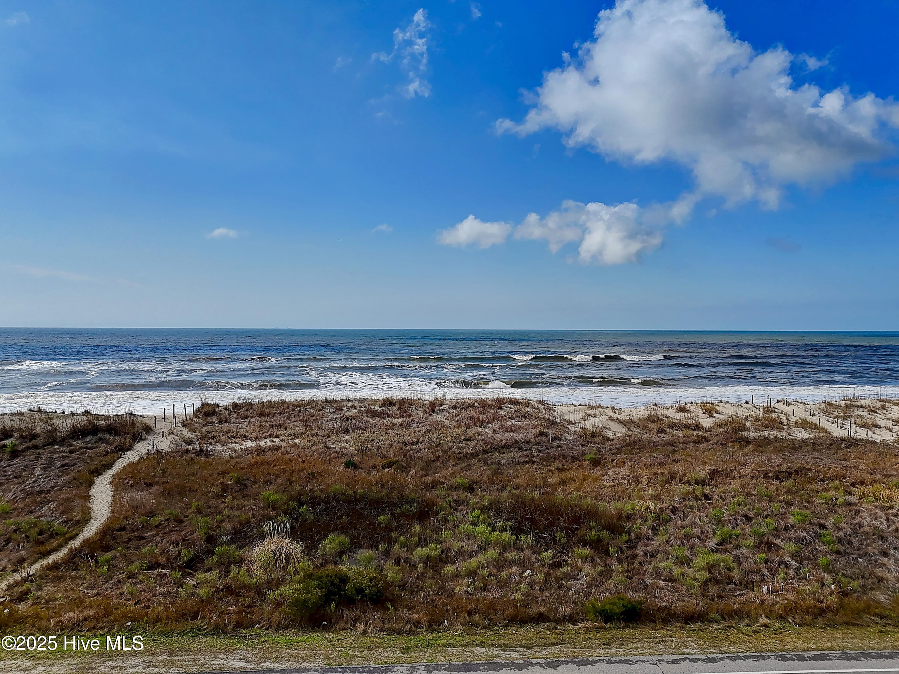 5211 E Beach Drive Property Photo 11