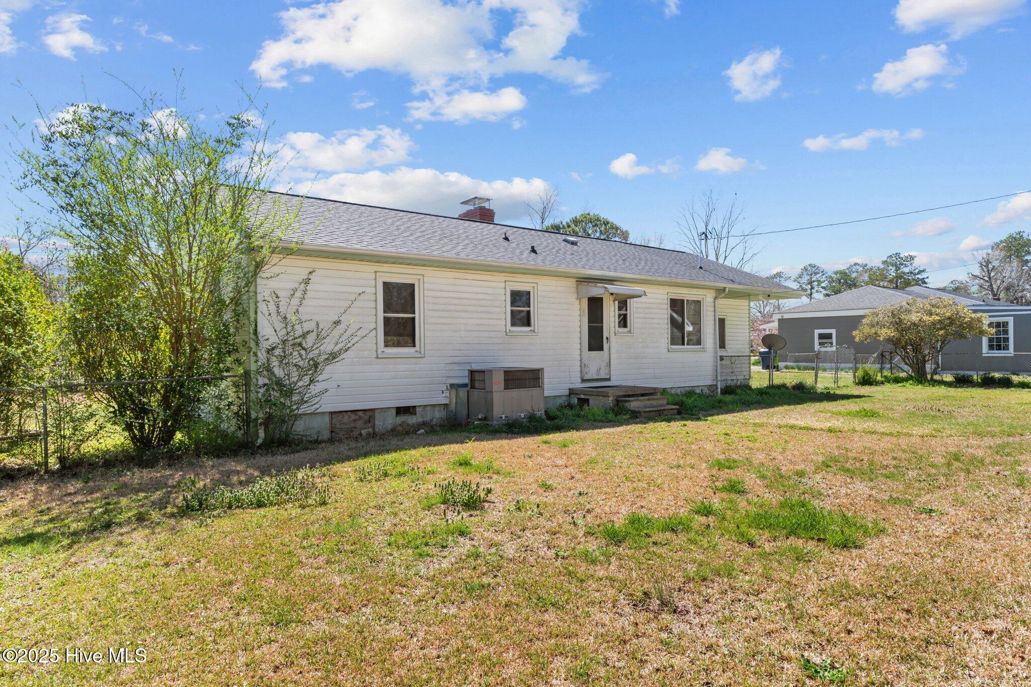 214 Bryan Street Property Photo 11
