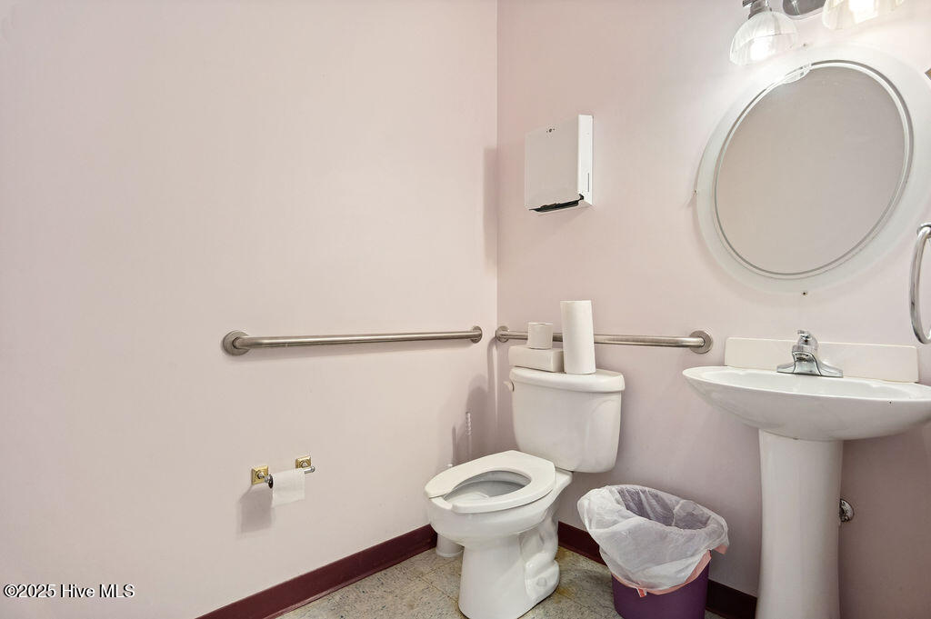 43 Office Park Drive Property Photo 18