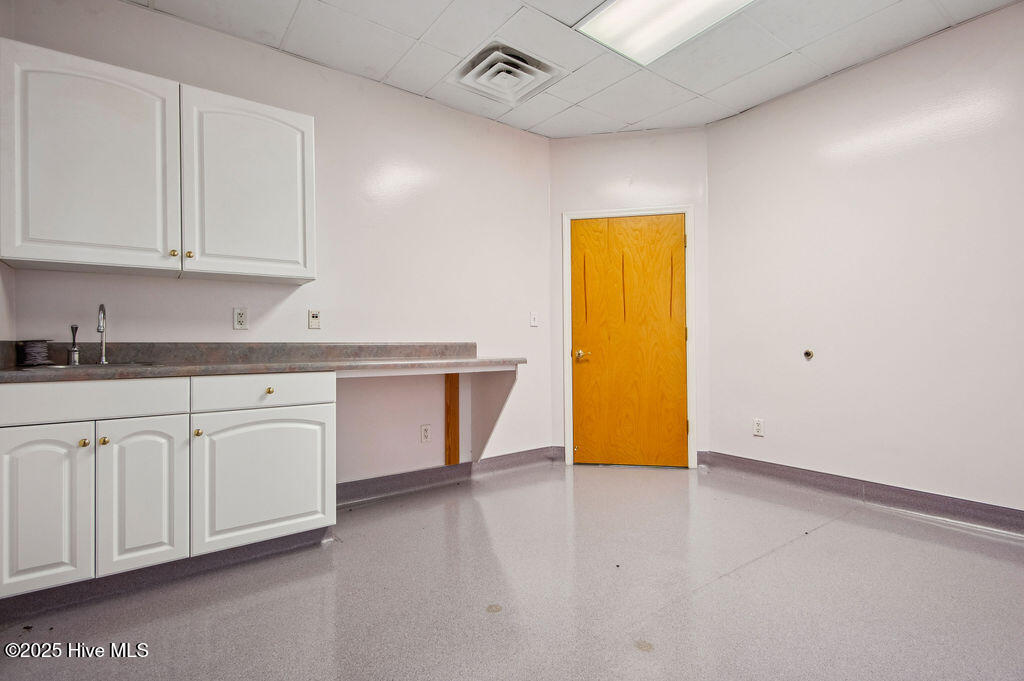 43 Office Park Drive Property Photo 34