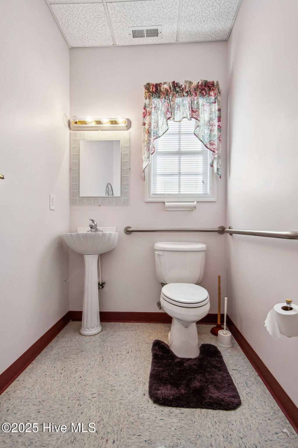 43 Office Park Drive Property Photo 35