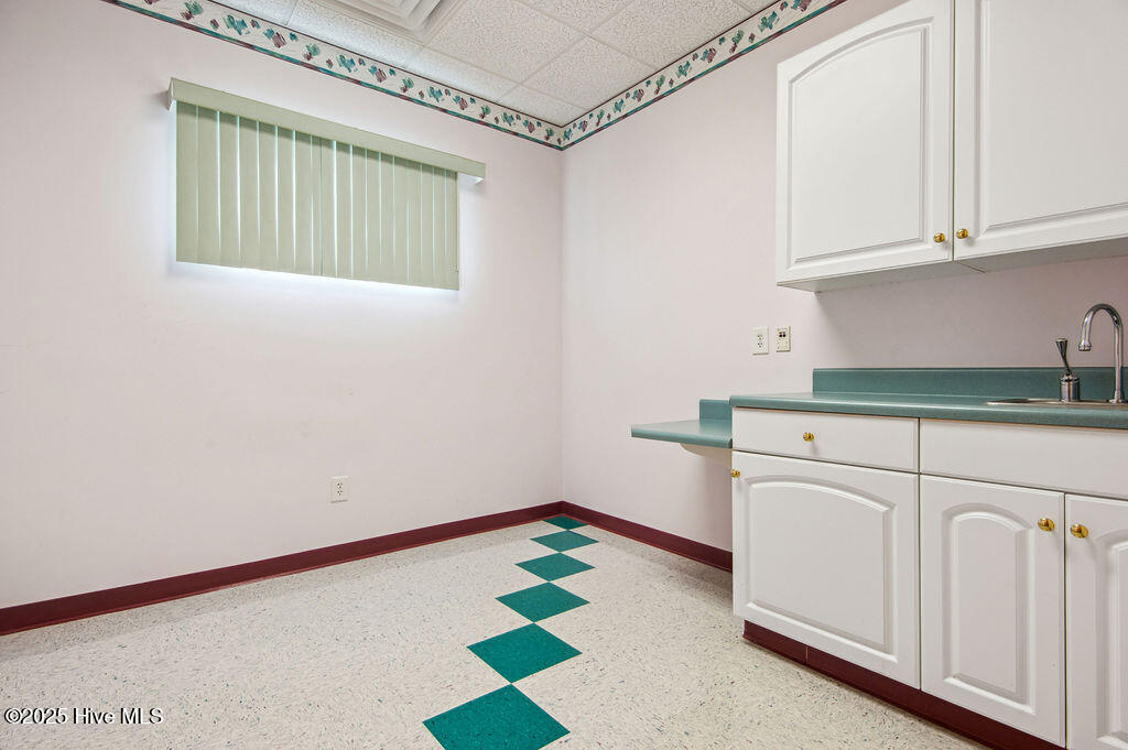 43 Office Park Drive Property Photo 49