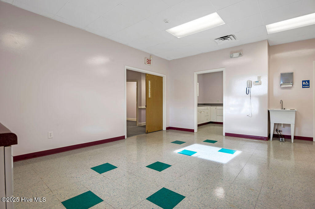 43 Office Park Drive Property Photo 60