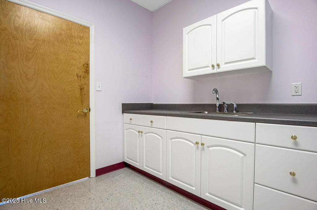 43 Office Park Drive Property Photo 63