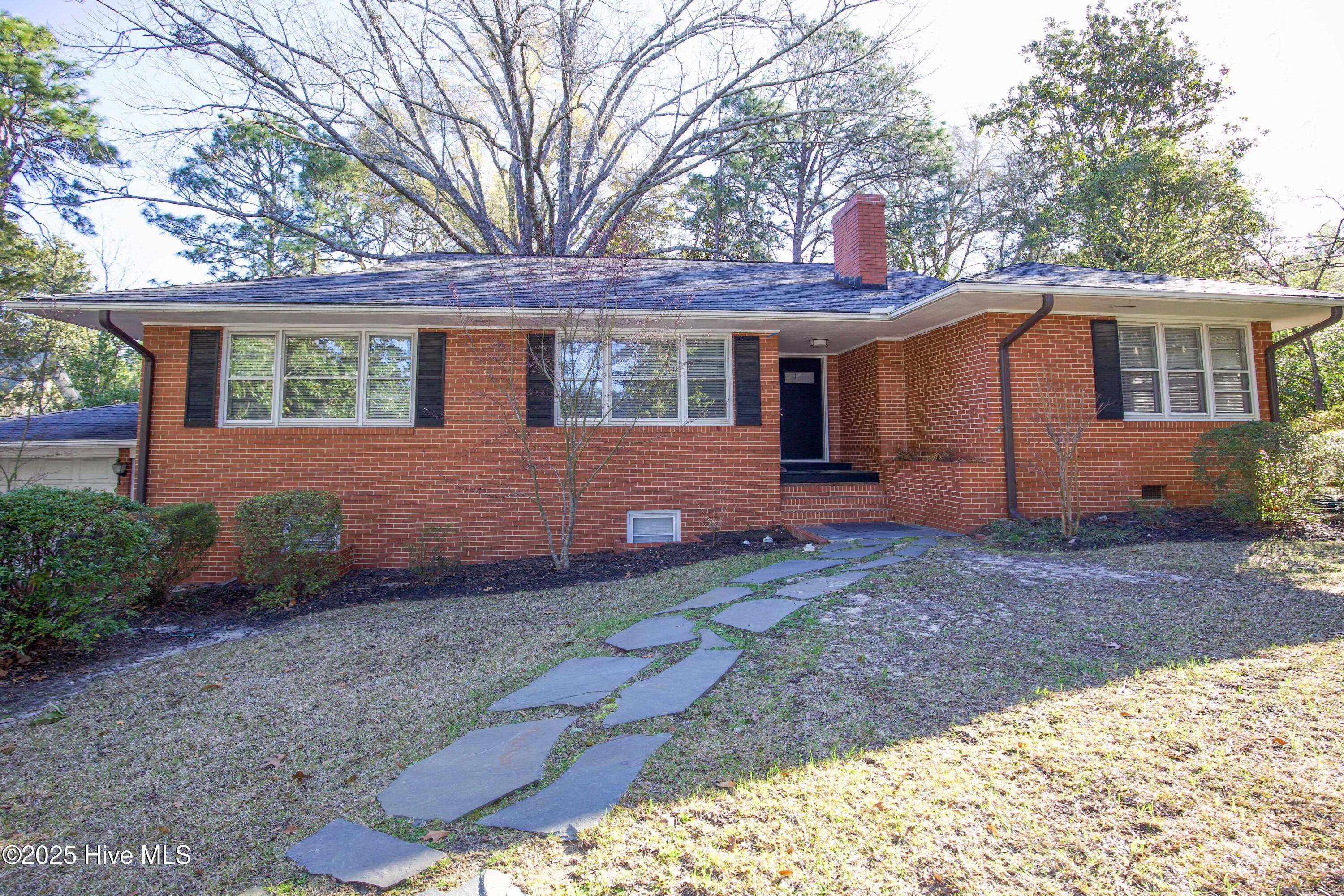 345 E New Hampshire Avenue Property Photo