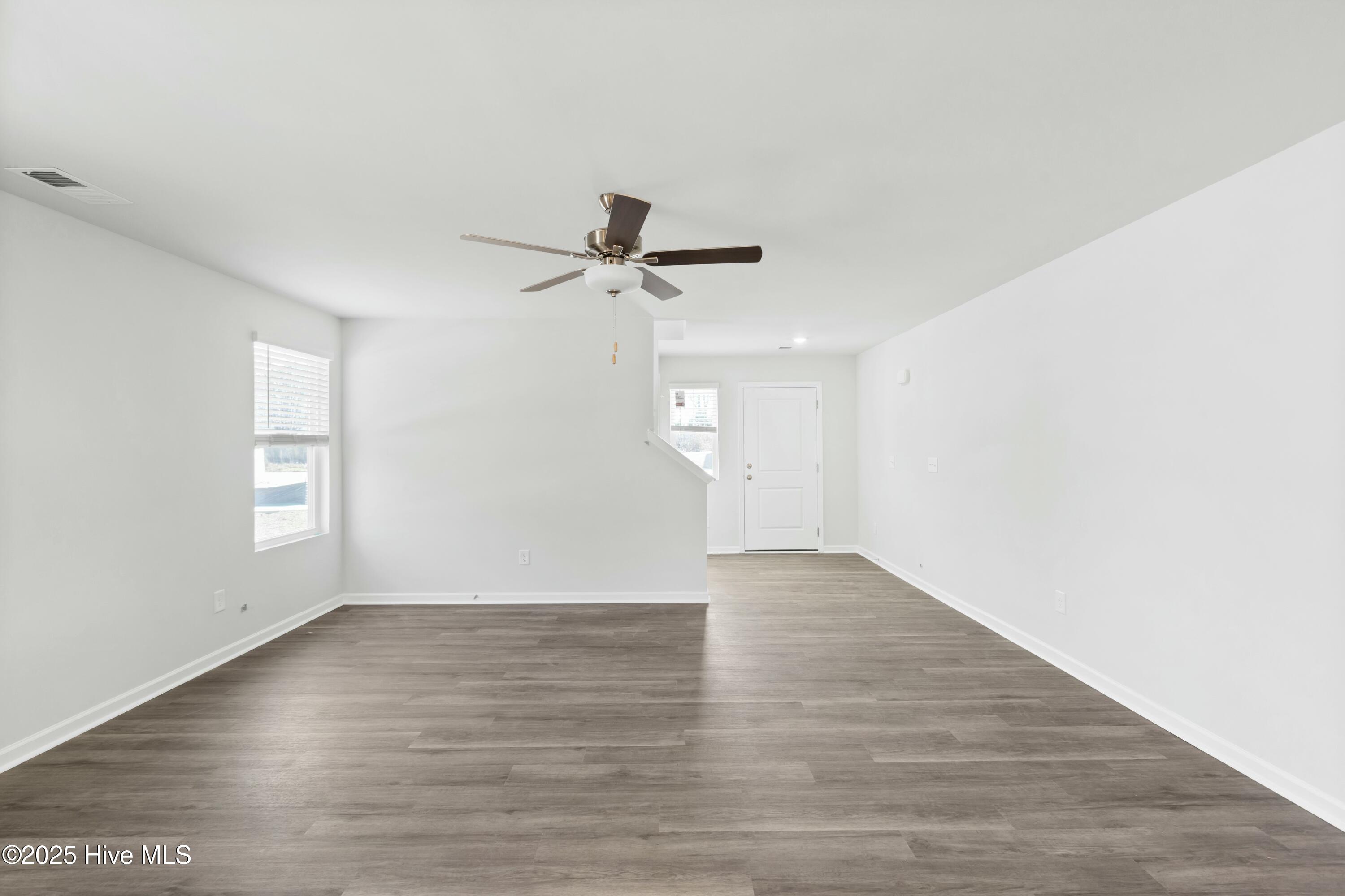 525 Sandy Hollow Drive Property Photo 6