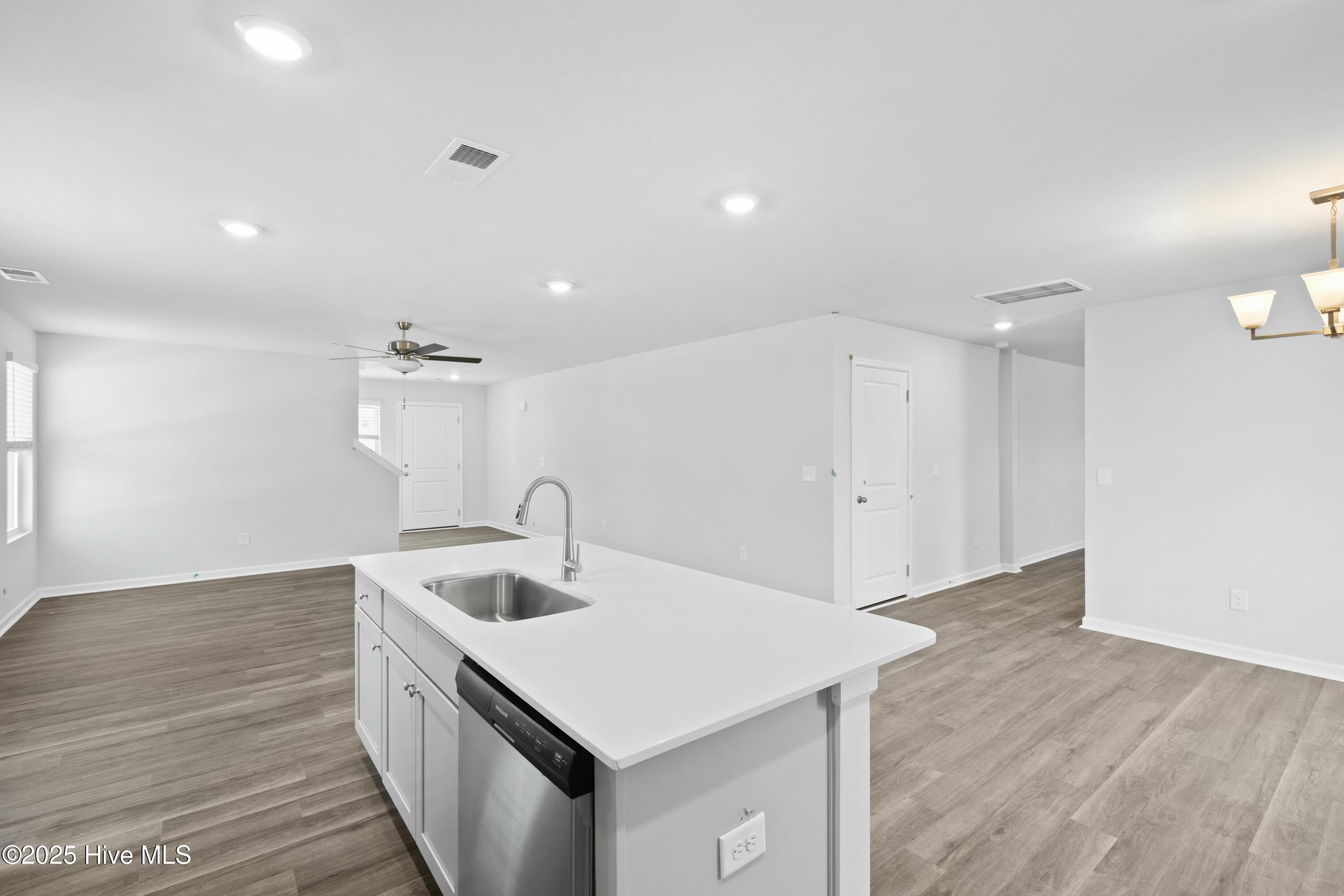 525 Sandy Hollow Drive Property Photo 11