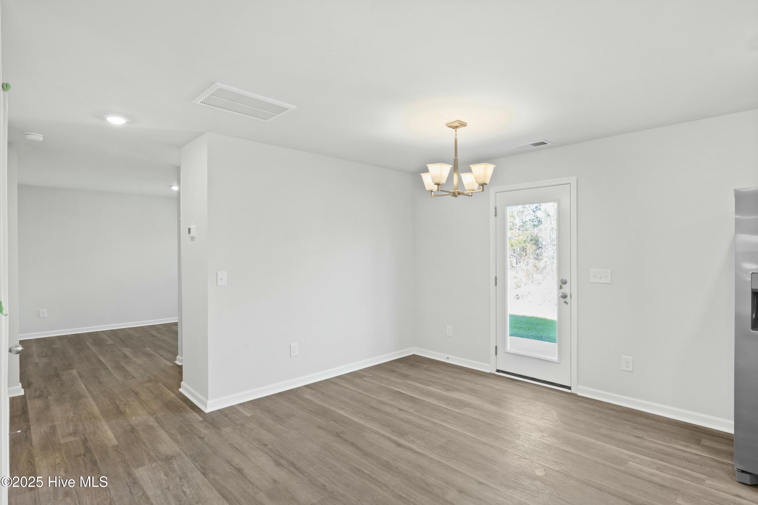 525 Sandy Hollow Drive Property Photo 12