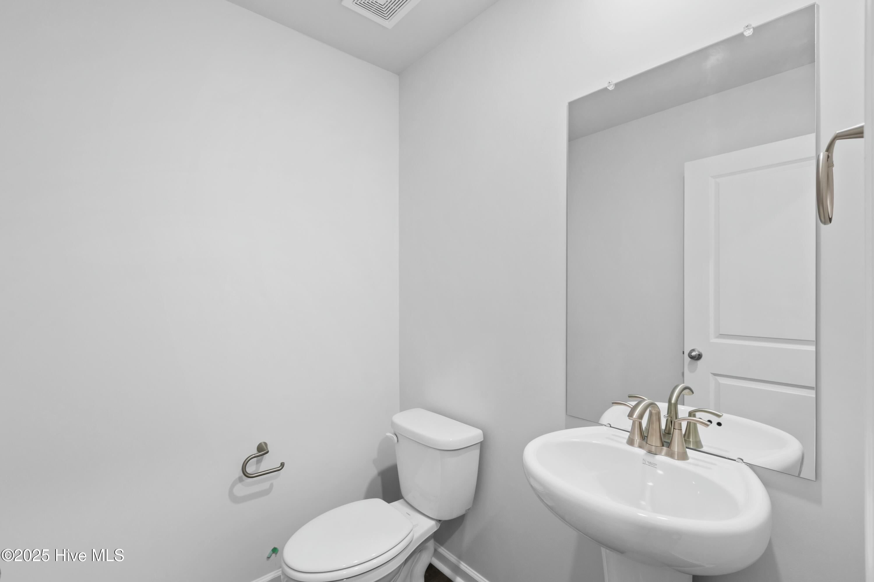 525 Sandy Hollow Drive Property Photo 15