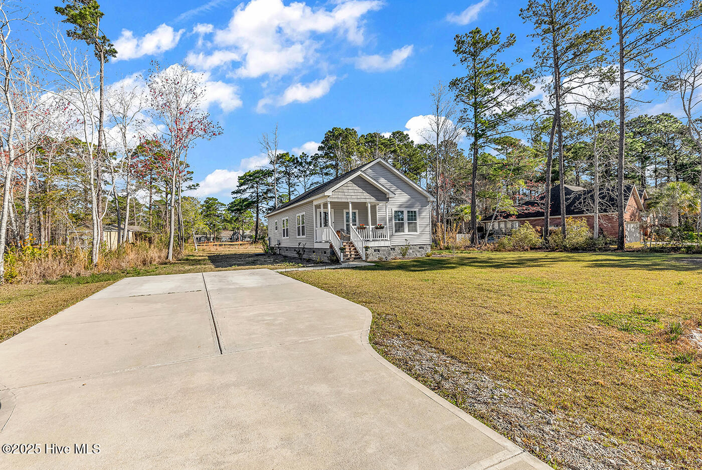 211 Country Club Drive Property Photo