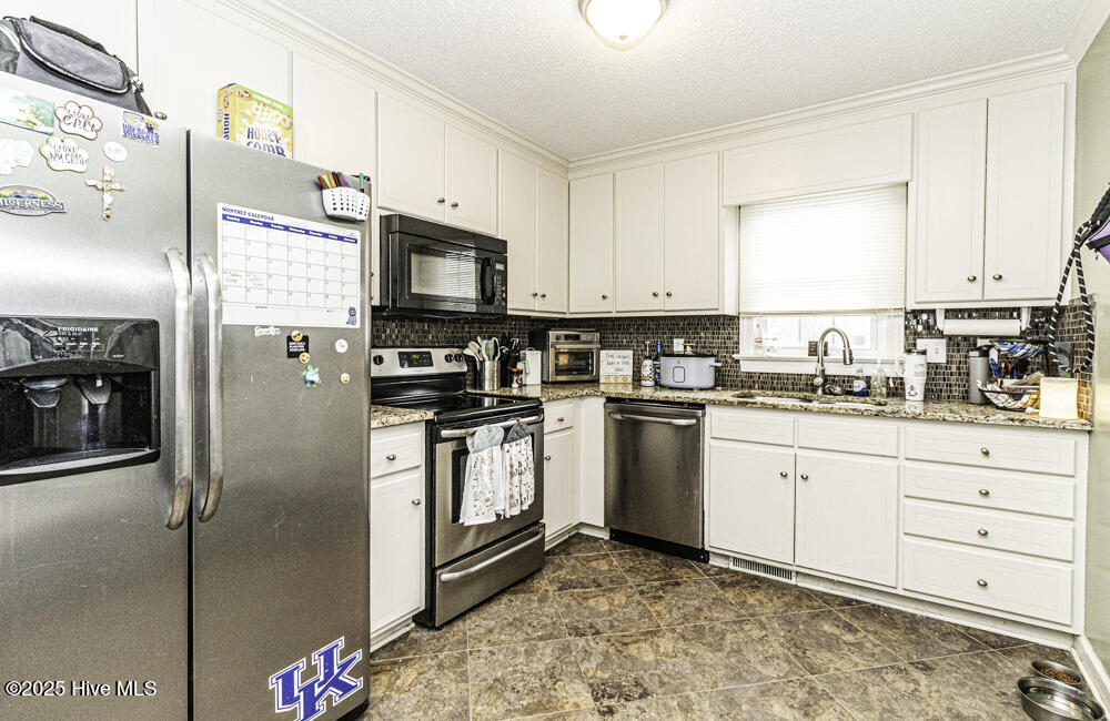 200 Emerson Drive Property Photo 3