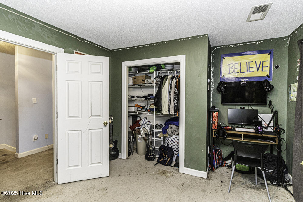 200 Emerson Drive Property Photo 14