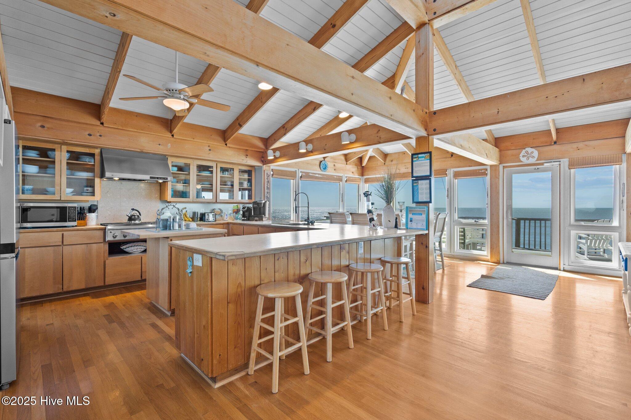 6623 W Beach Drive Property Photo 2