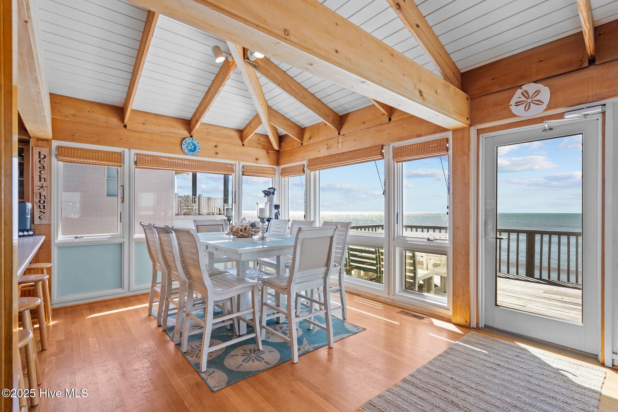 6623 W Beach Drive Property Photo 6
