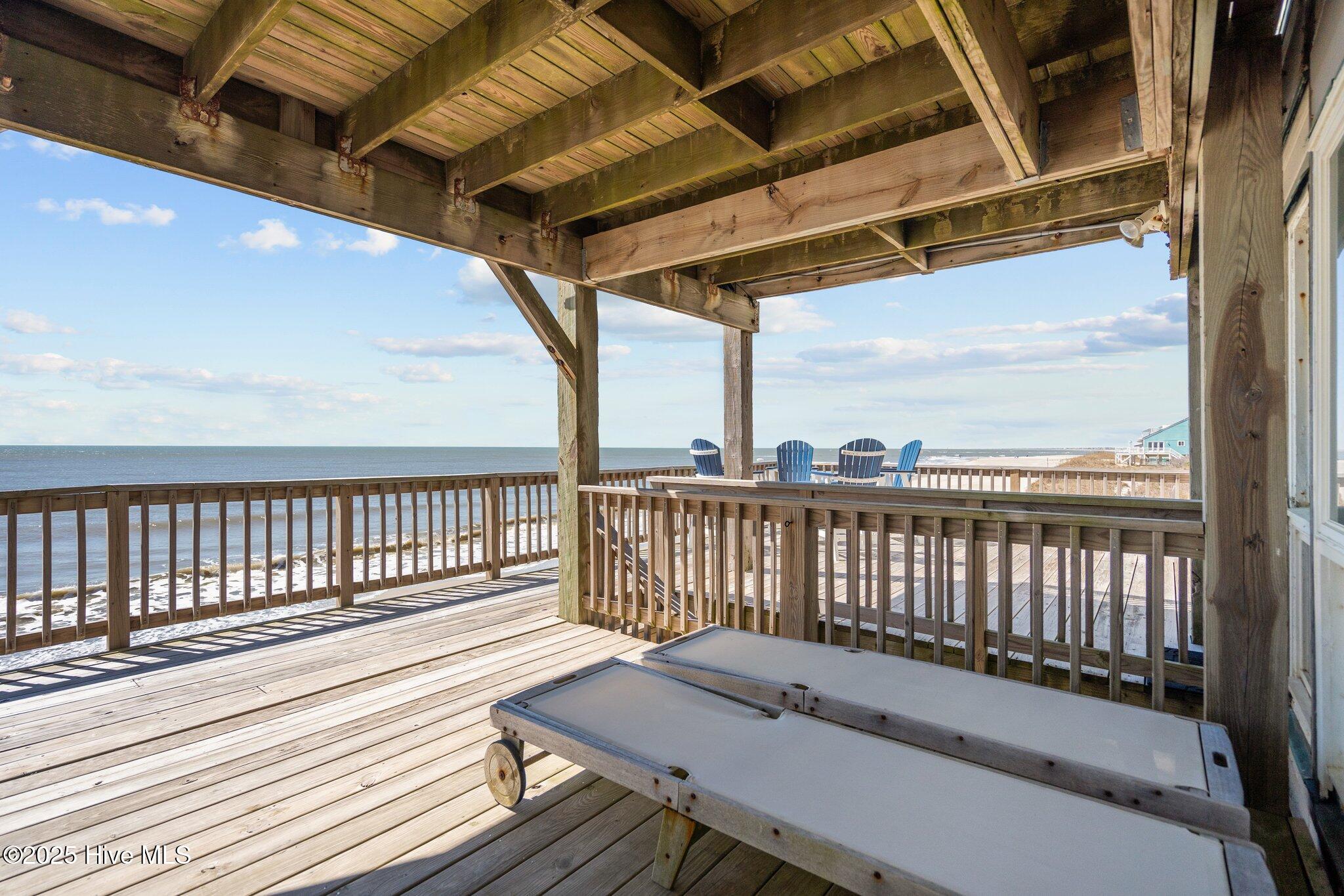 6623 W Beach Drive Property Photo 8