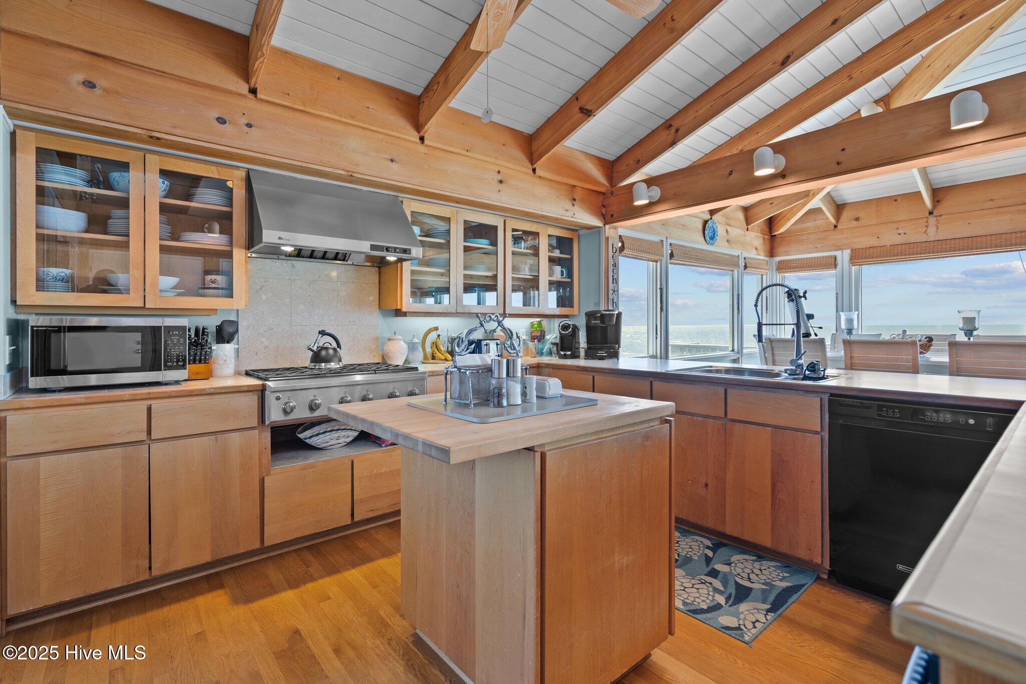 6623 W Beach Drive Property Photo 44
