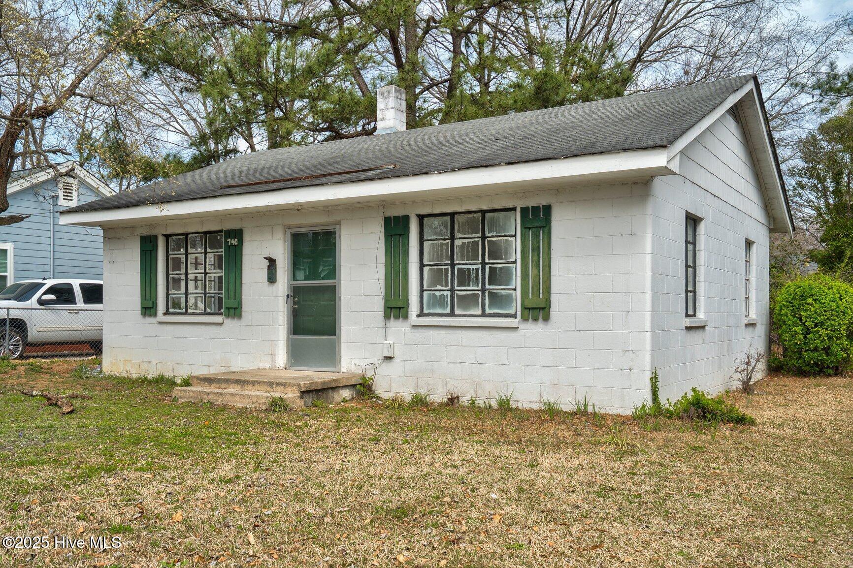 740 Long Avenue Property Photo 2
