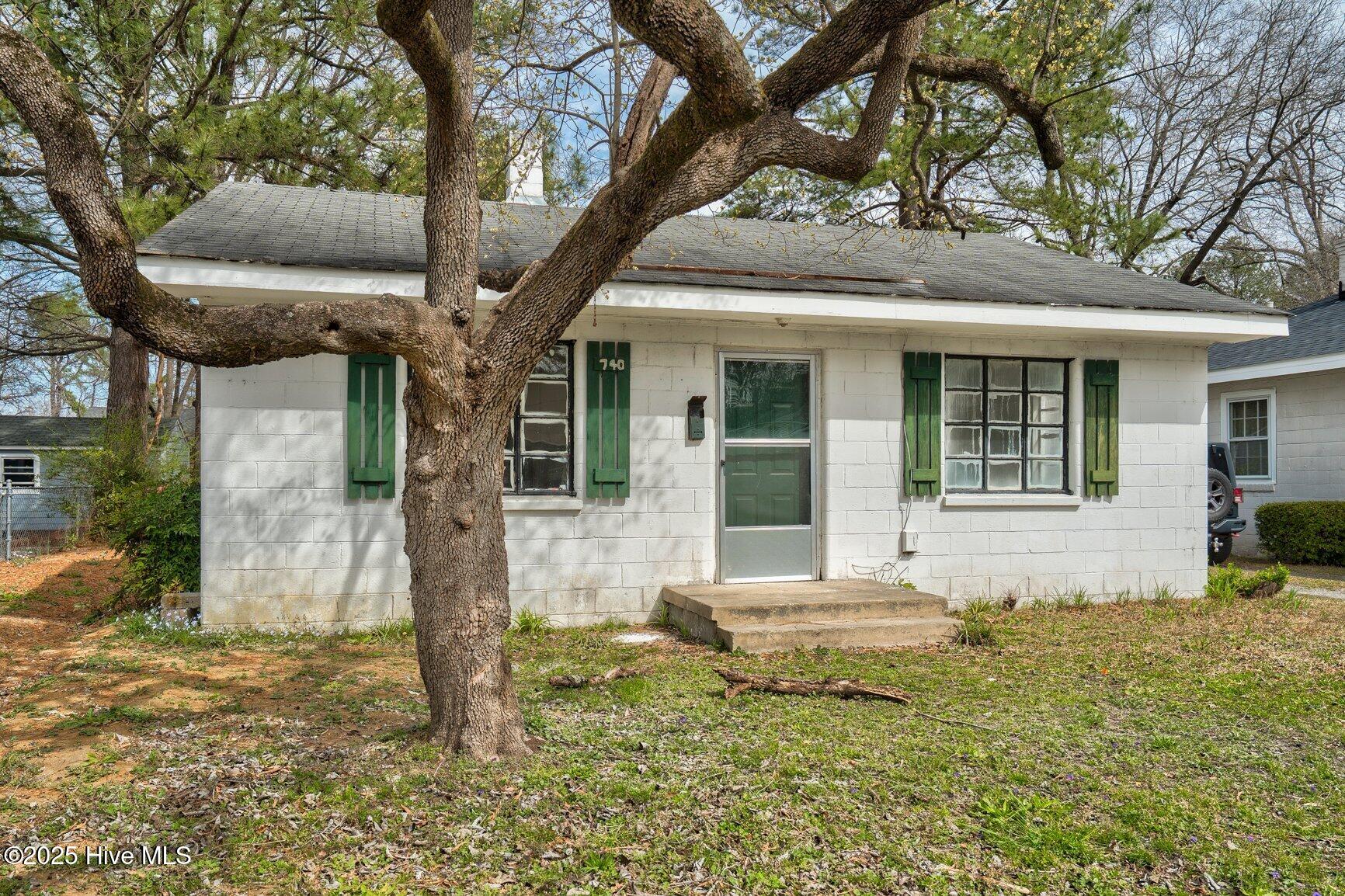 740 Long Avenue Property Photo 3
