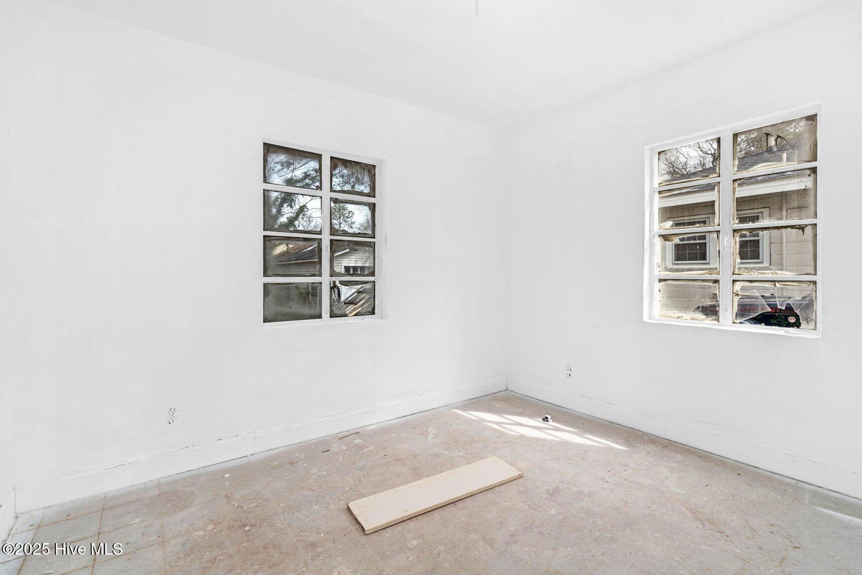 740 Long Avenue Property Photo 10