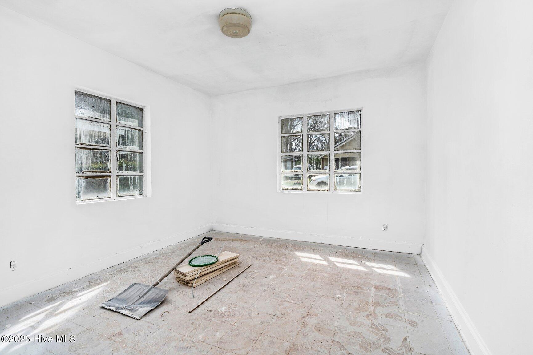 740 Long Avenue Property Photo 12