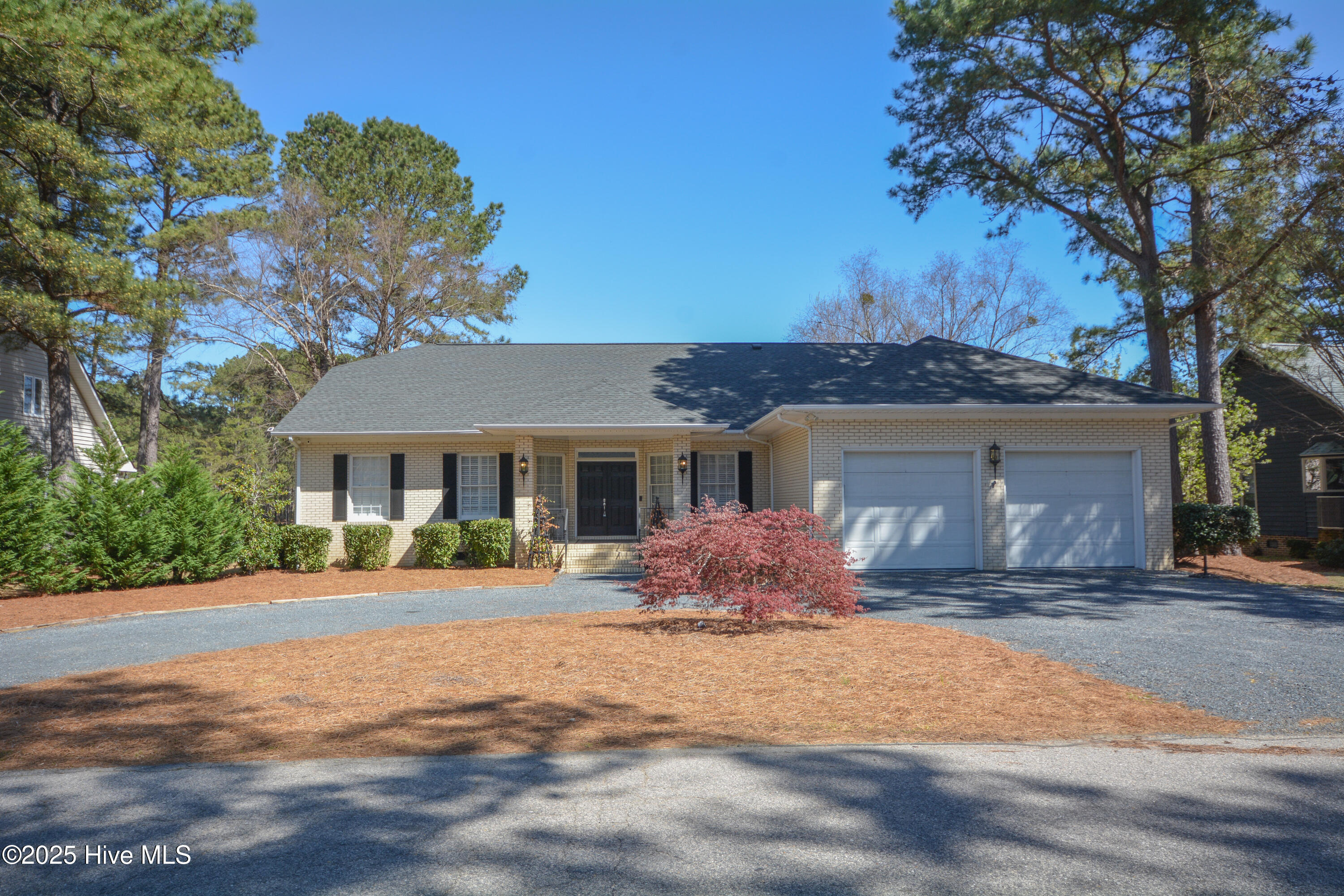 1135 Greenbriar Drive Property Photo