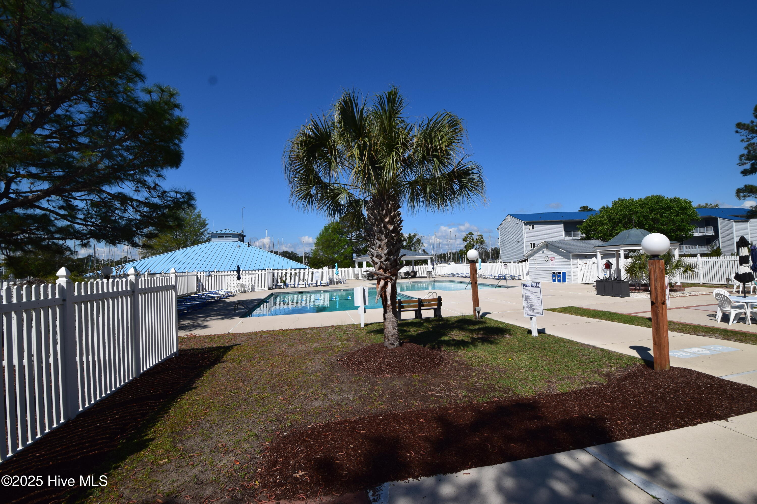 916 Bee Tree Court Property Photo 14