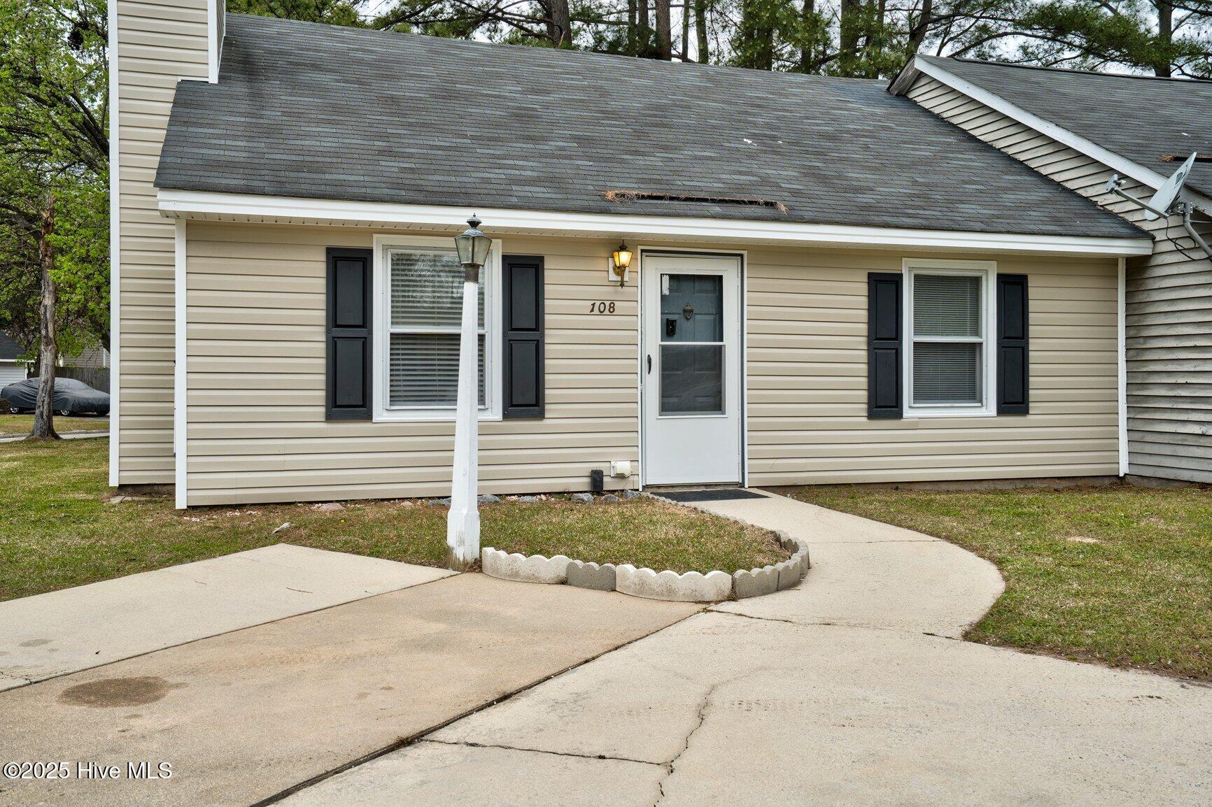 108 Teal Court Property Photo