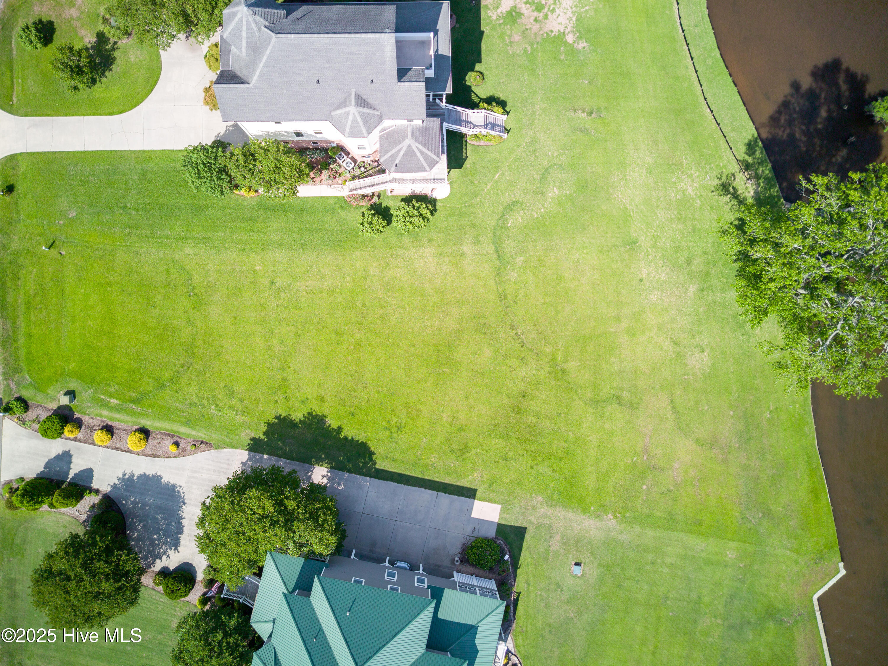 450 Batchelor Bay Drive Property Photo 7