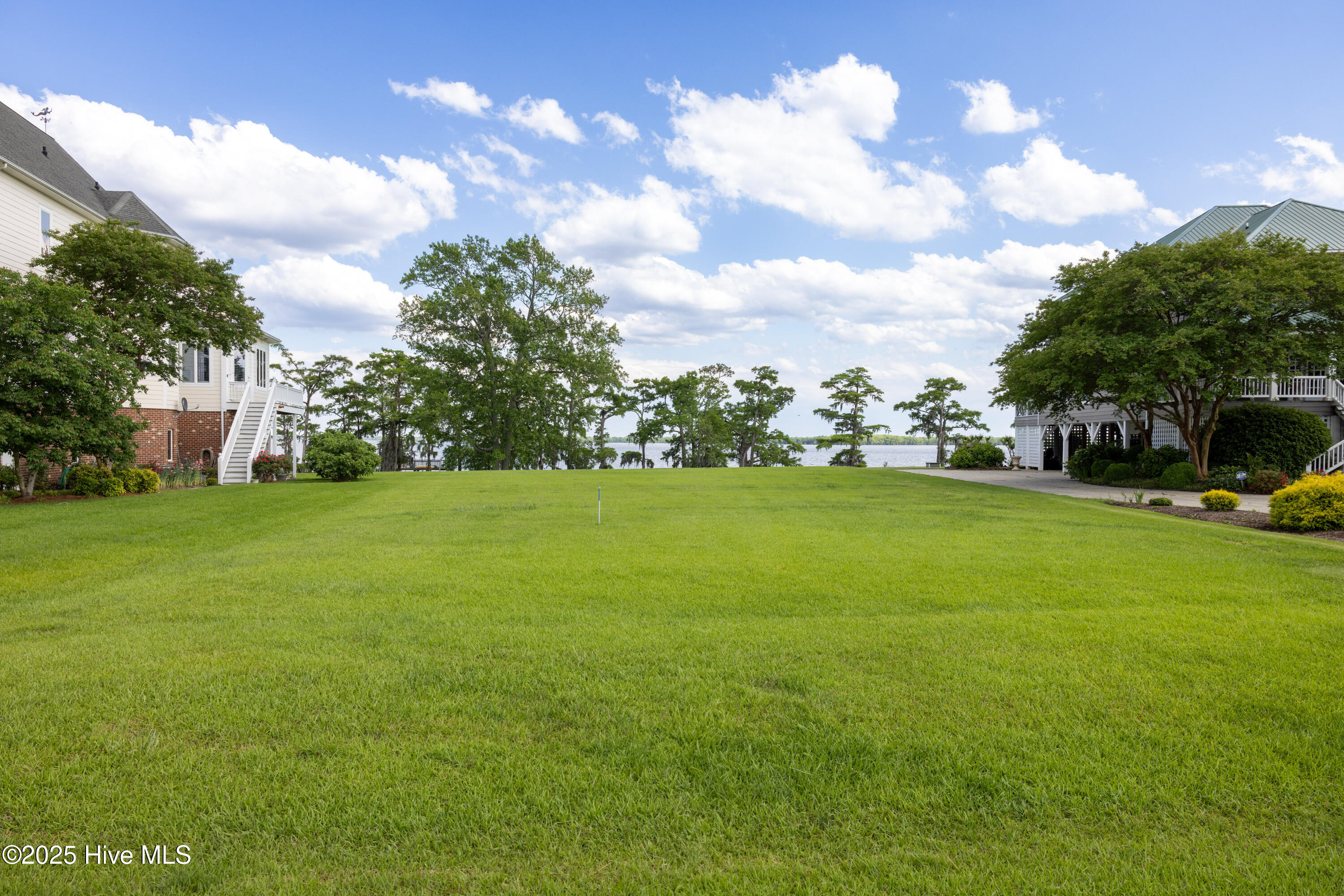 450 Batchelor Bay Drive Property Photo 8