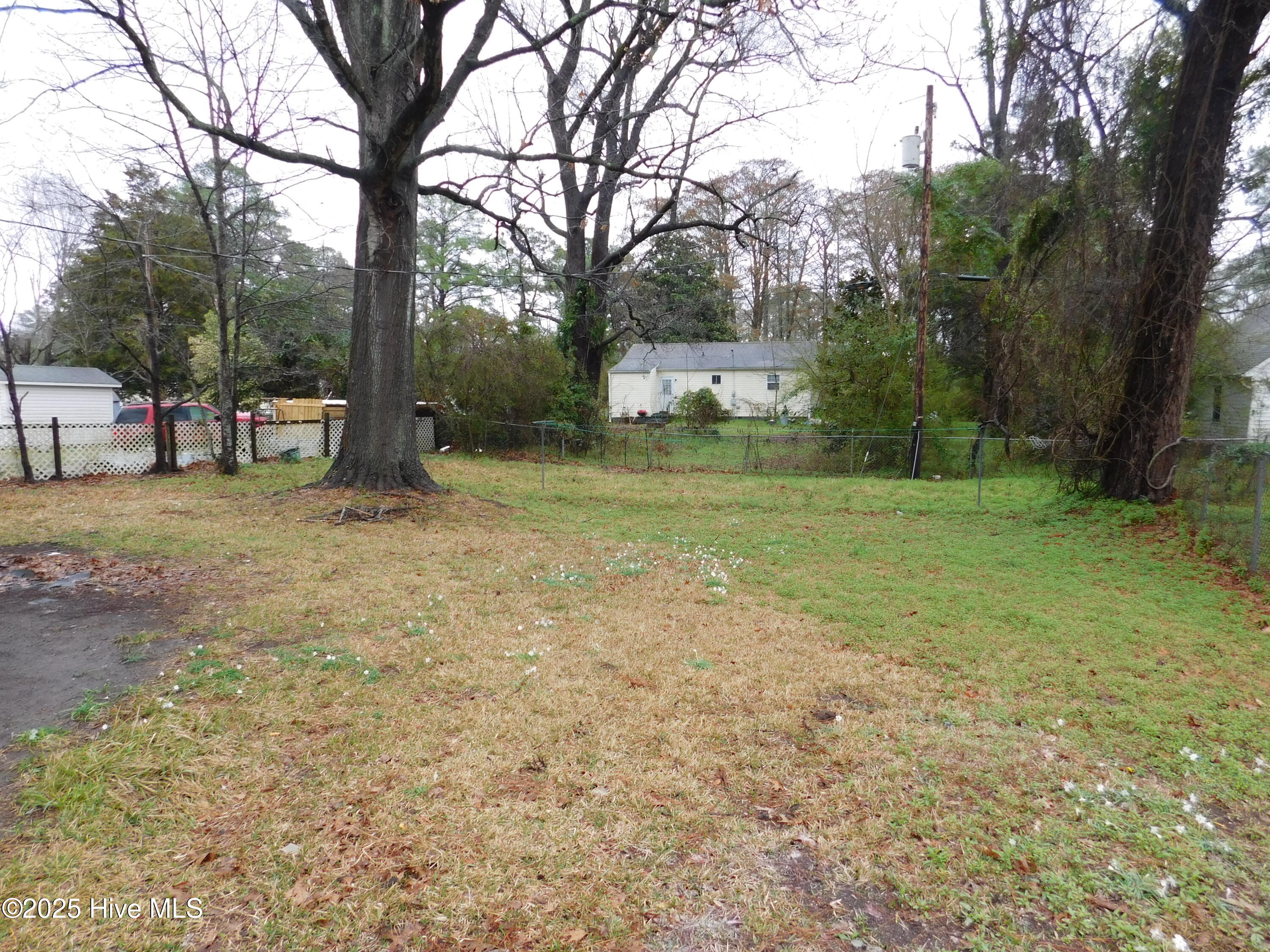 900 Simmons Street Property Photo