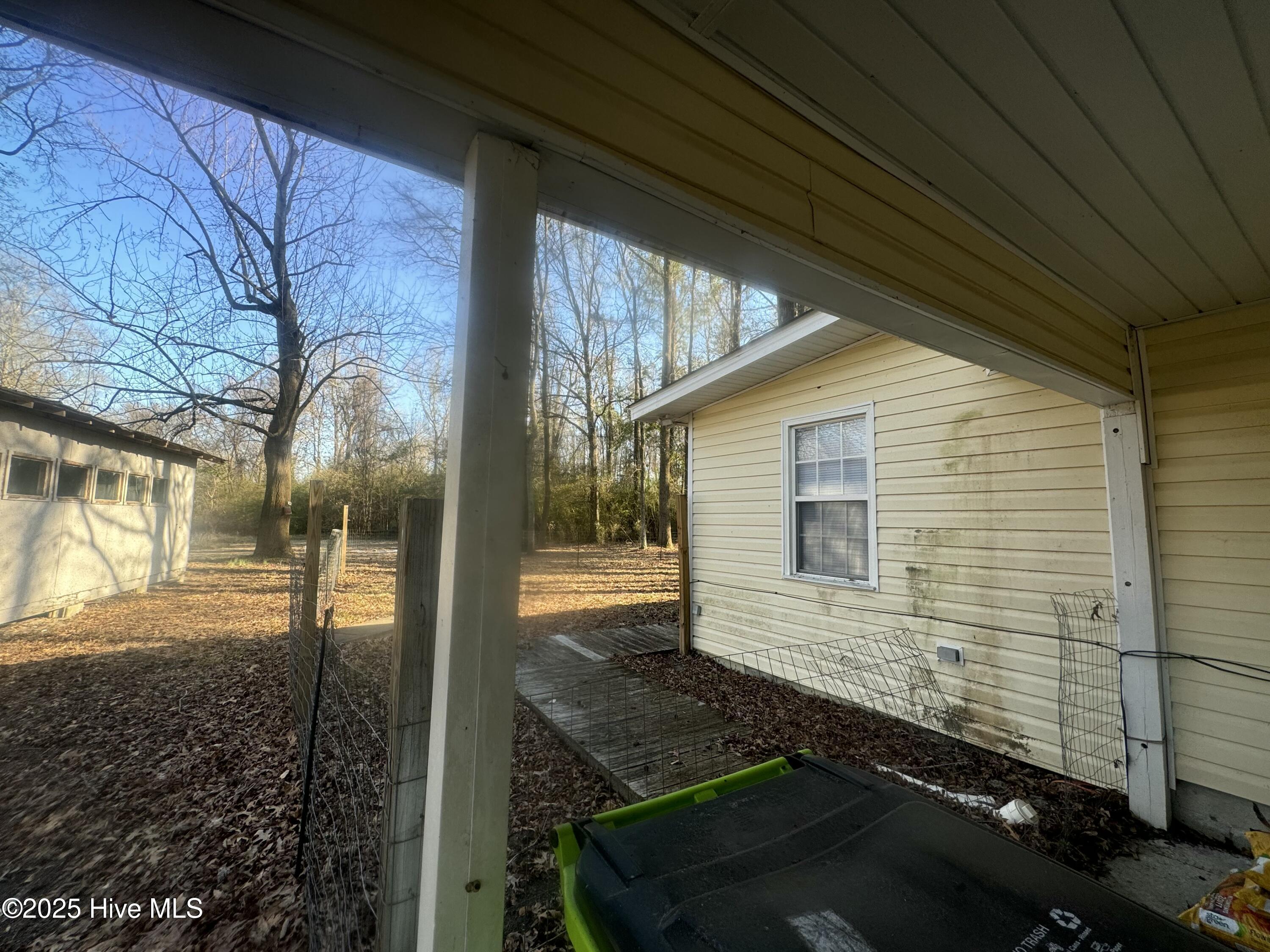2715 Oakland Avenue Property Photo